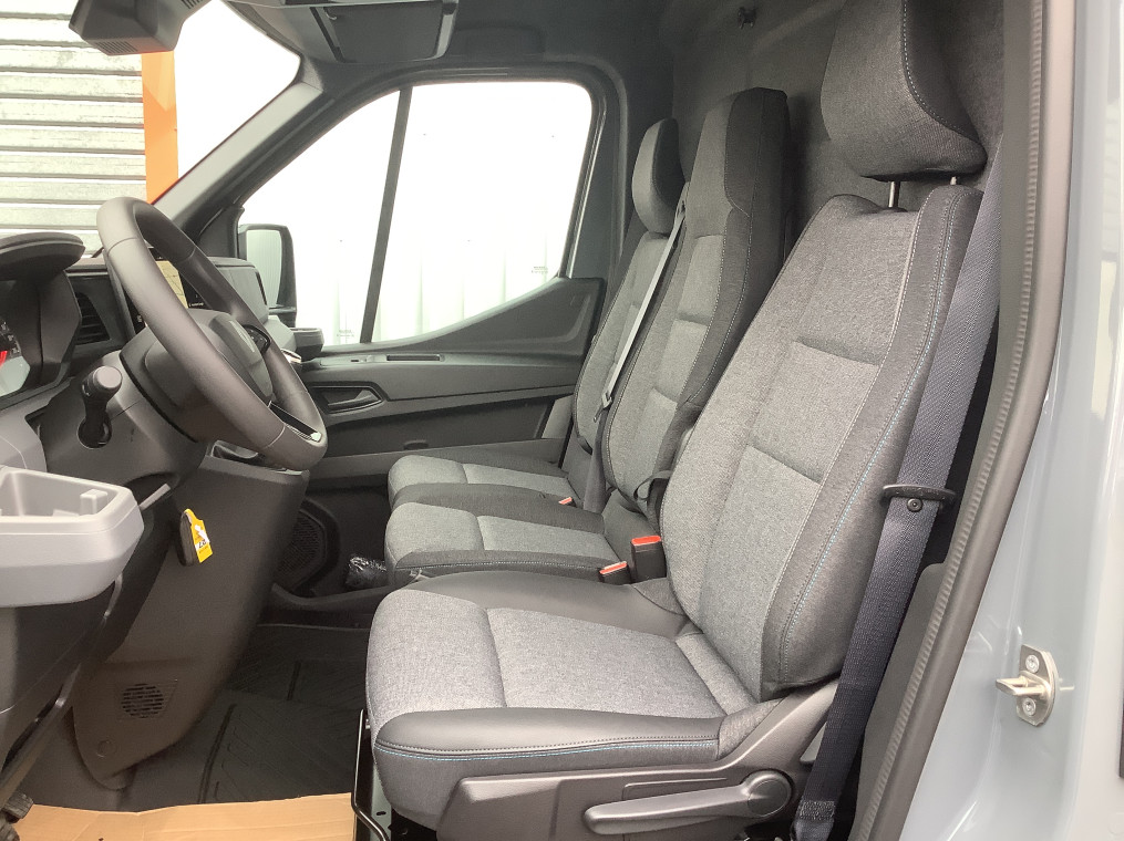 RENAULT MASTER VAN FGN TRAC 3T5 L2H2 BLUE DCI 150 EXTRA