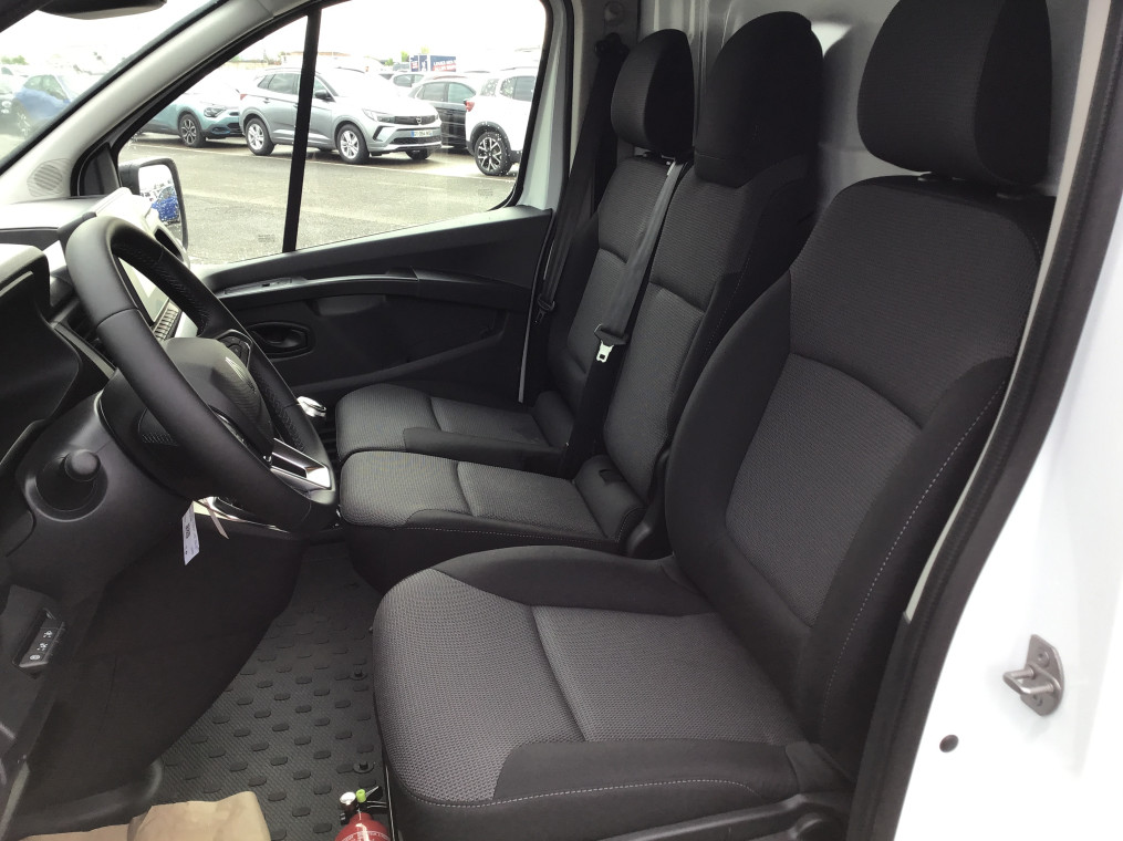 RENAULT TRAFIC FGN L1H1 3T BLUE DCI 150 GSR2 ADVANCE