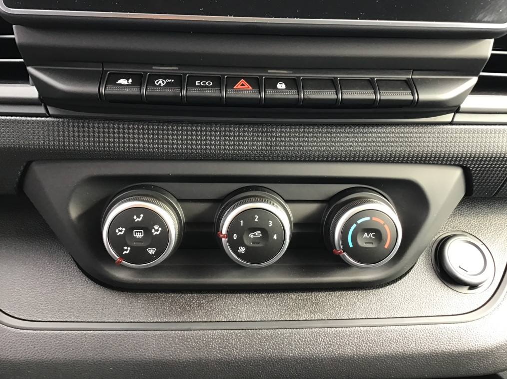 RENAULT TRAFIC FGN L1H1 3T BLUE DCI 150 GSR2 ADVANCE