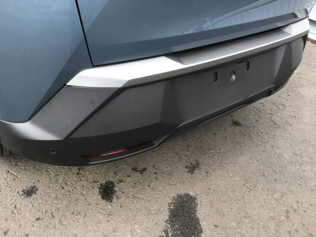 PEUGEOT 3008 Hybrid 136 e-DCS6 GT
