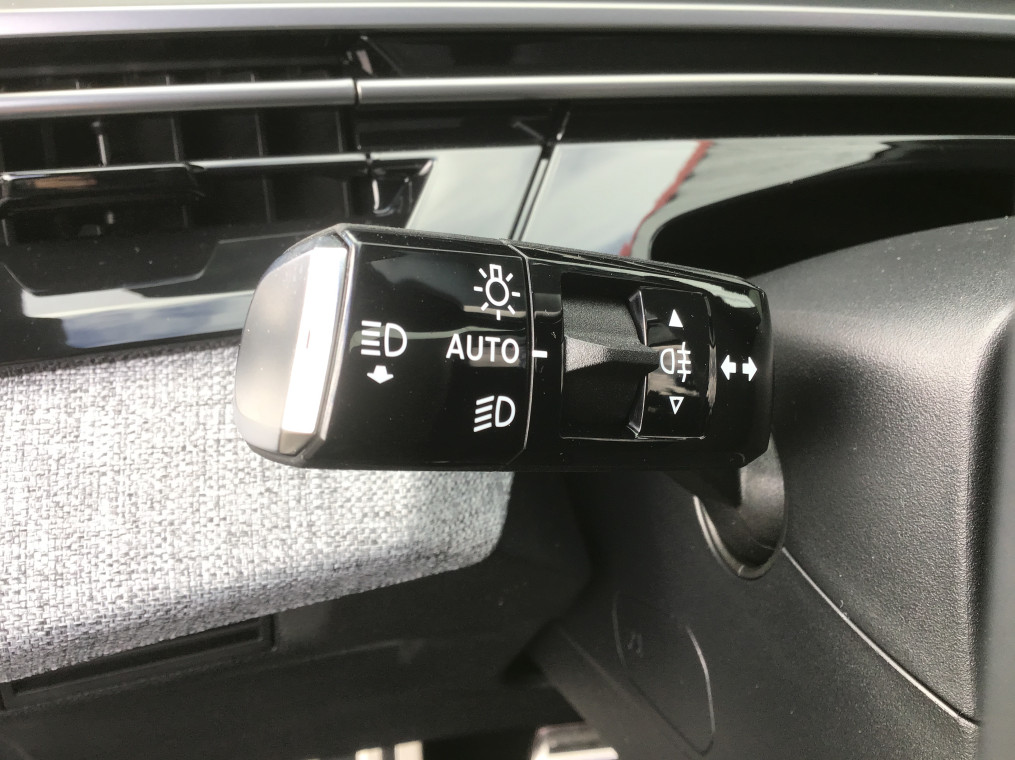 PEUGEOT 3008 Hybrid 136 e-DCS6 GT