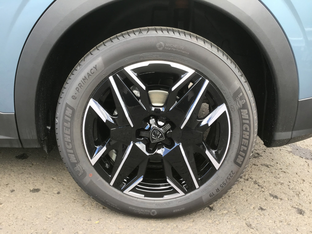PEUGEOT 3008 Hybrid 136 e-DCS6 GT