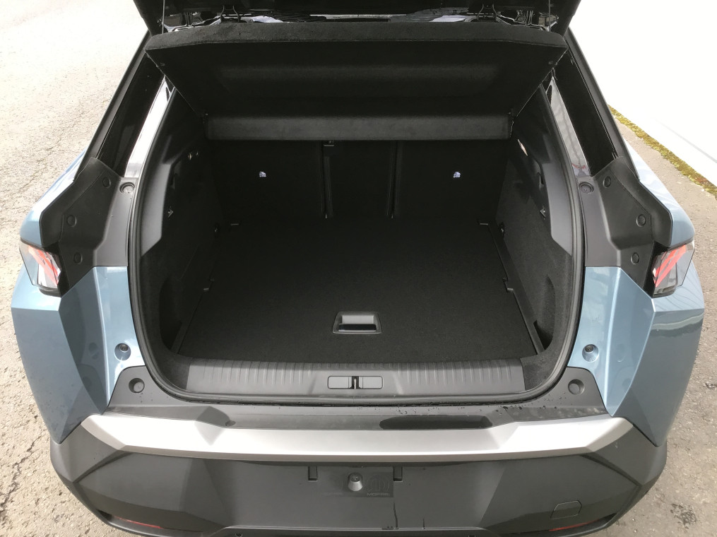 PEUGEOT 3008 Hybrid 136 e-DCS6 GT