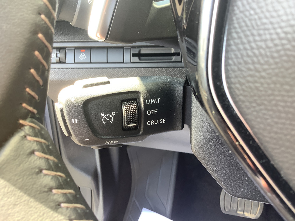 PEUGEOT 3008 BlueHDi 130ch S&S EAT8 Allure Pack