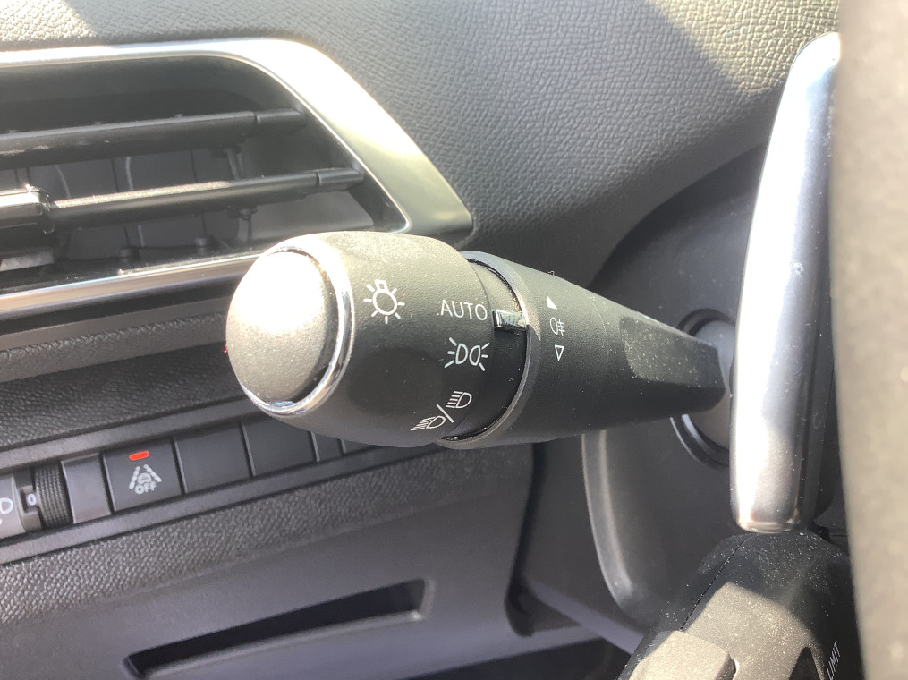 PEUGEOT 3008 BlueHDi 130ch S&S EAT8 Allure Pack