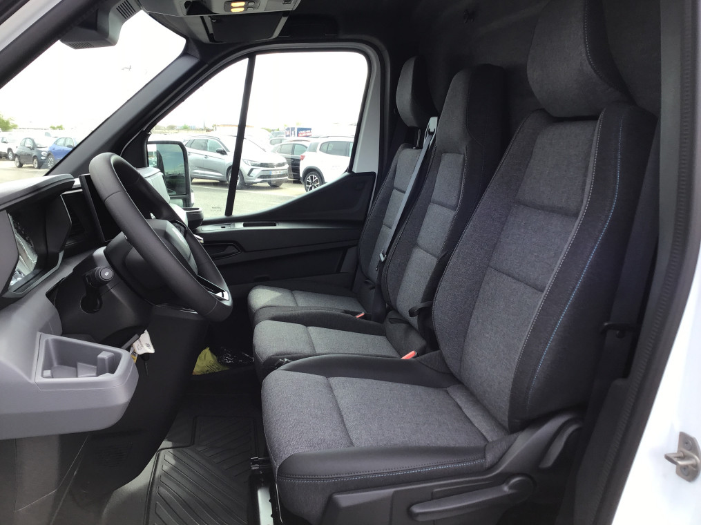 RENAULT MASTER VAN FGN TRAC 3T5 L2H2 BLUE DCI 150 EXTRA