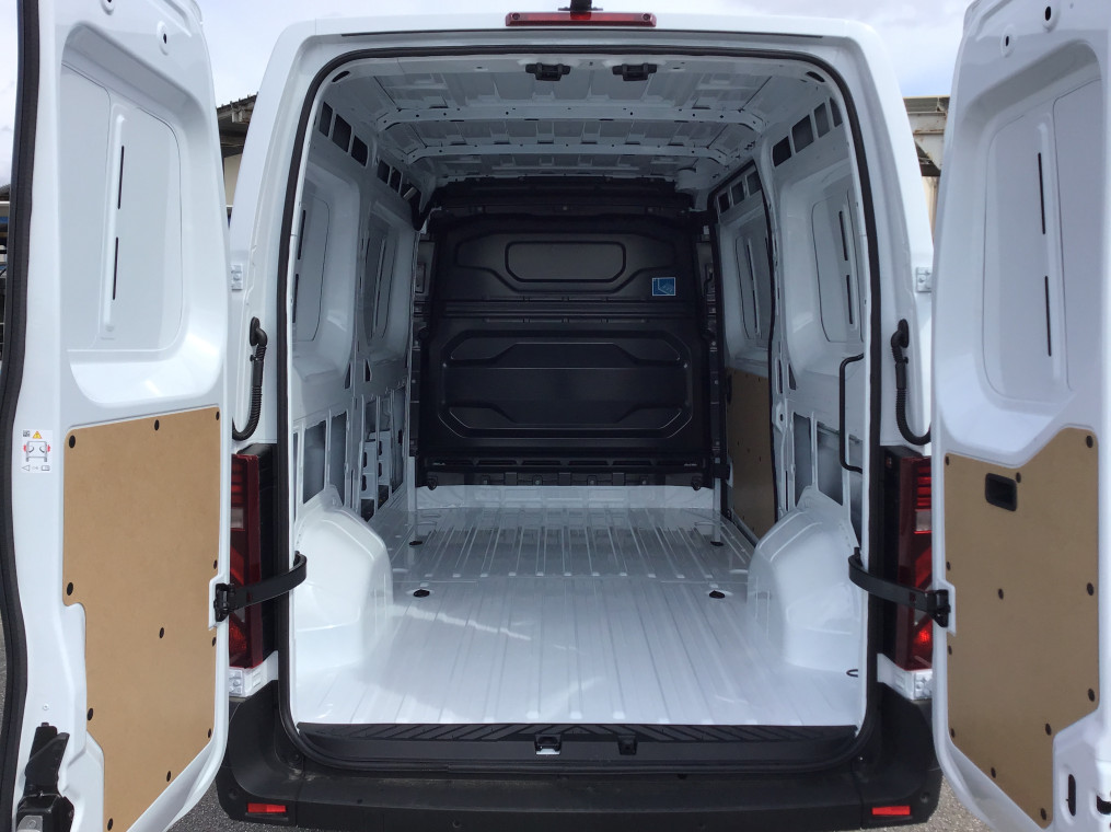 RENAULT MASTER VAN FGN TRAC 3T5 L2H2 BLUE DCI 150 EXTRA