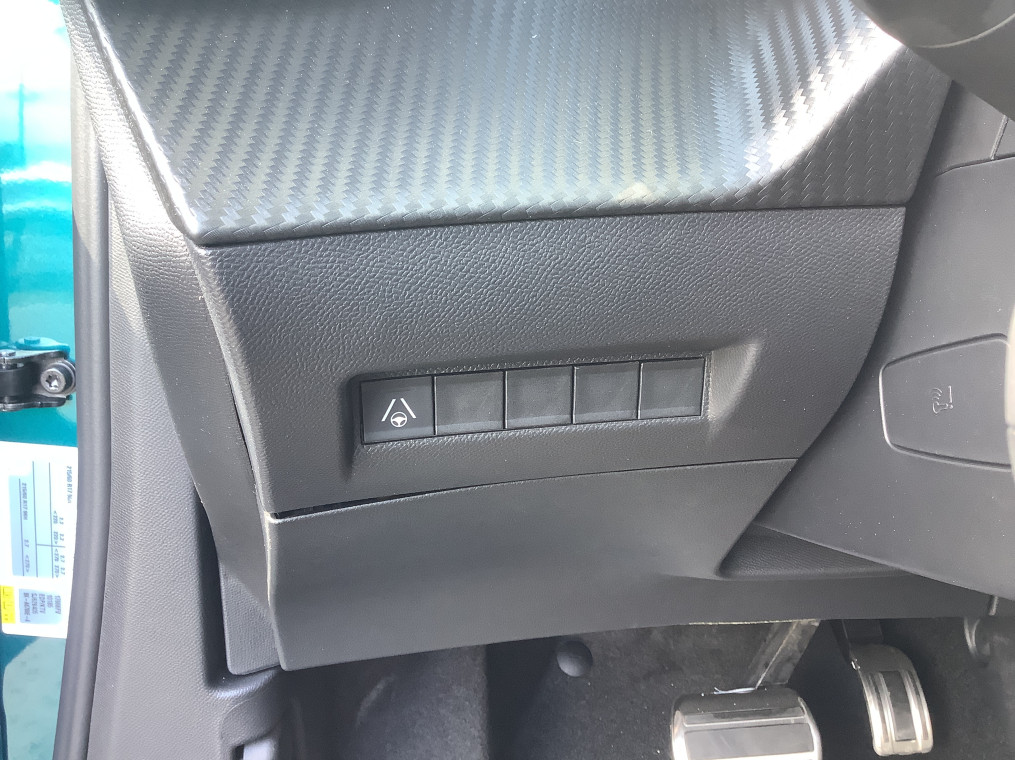 PEUGEOT 2008 Hybrid 145 e-DCS6 GT