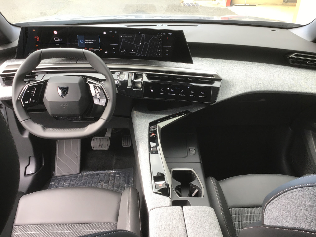PEUGEOT 3008 Hybrid 136 e-DCS6 Allure