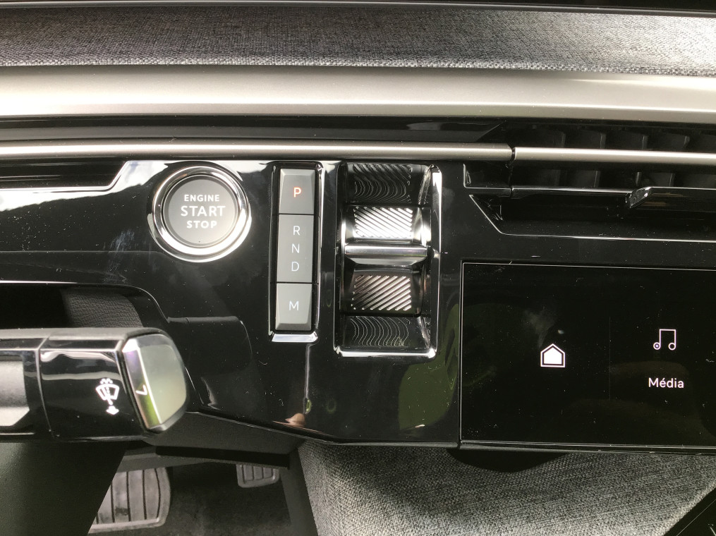 PEUGEOT 3008 Hybrid 136 e-DCS6 Allure