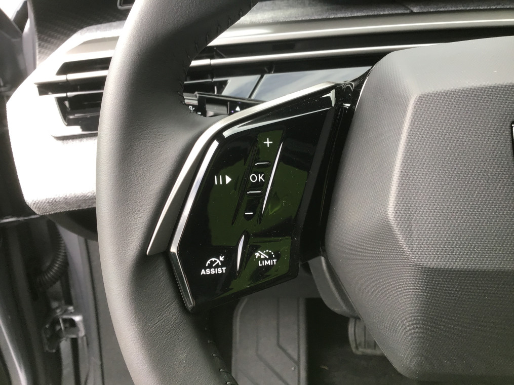 PEUGEOT 3008 Hybrid 136 e-DCS6 Allure
