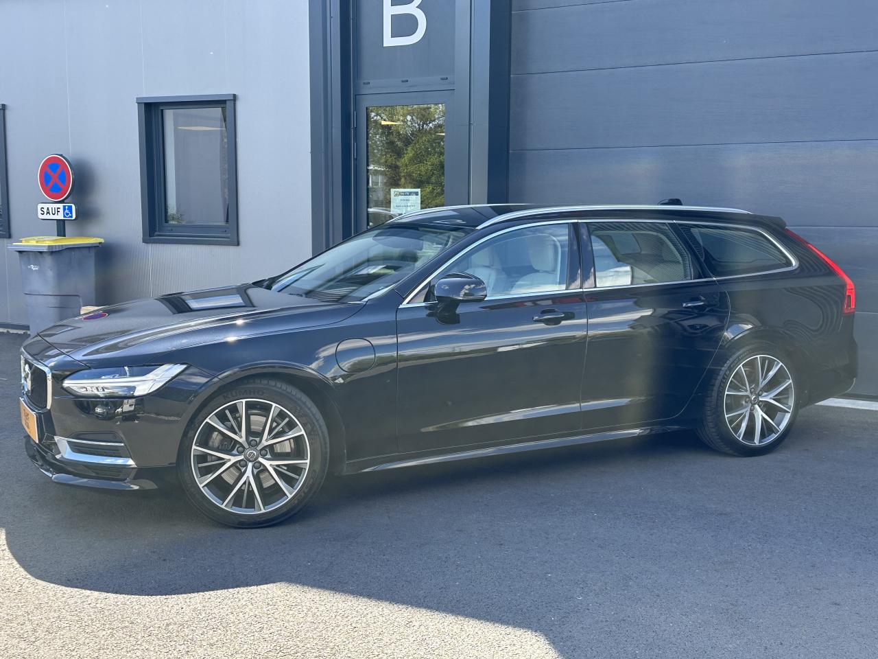 VOLVO V90 T8 Twin Engine 303 + 87 ch Geartronic 8 Momentum - TVA RÉCUPÉRABLE