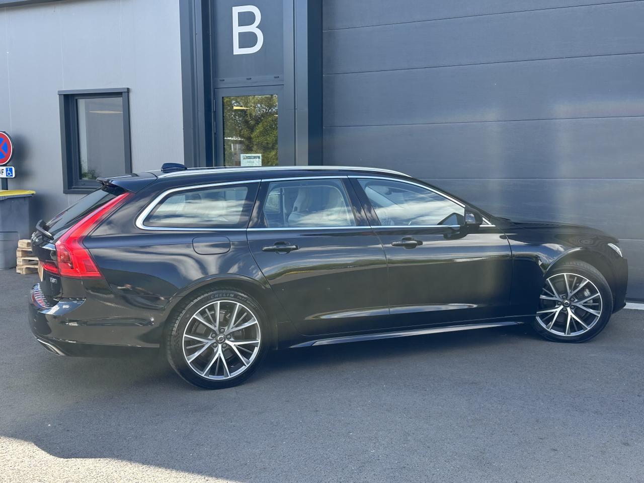 VOLVO V90 T8 Twin Engine 303 + 87 ch Geartronic 8 Momentum - TVA RÉCUPÉRABLE