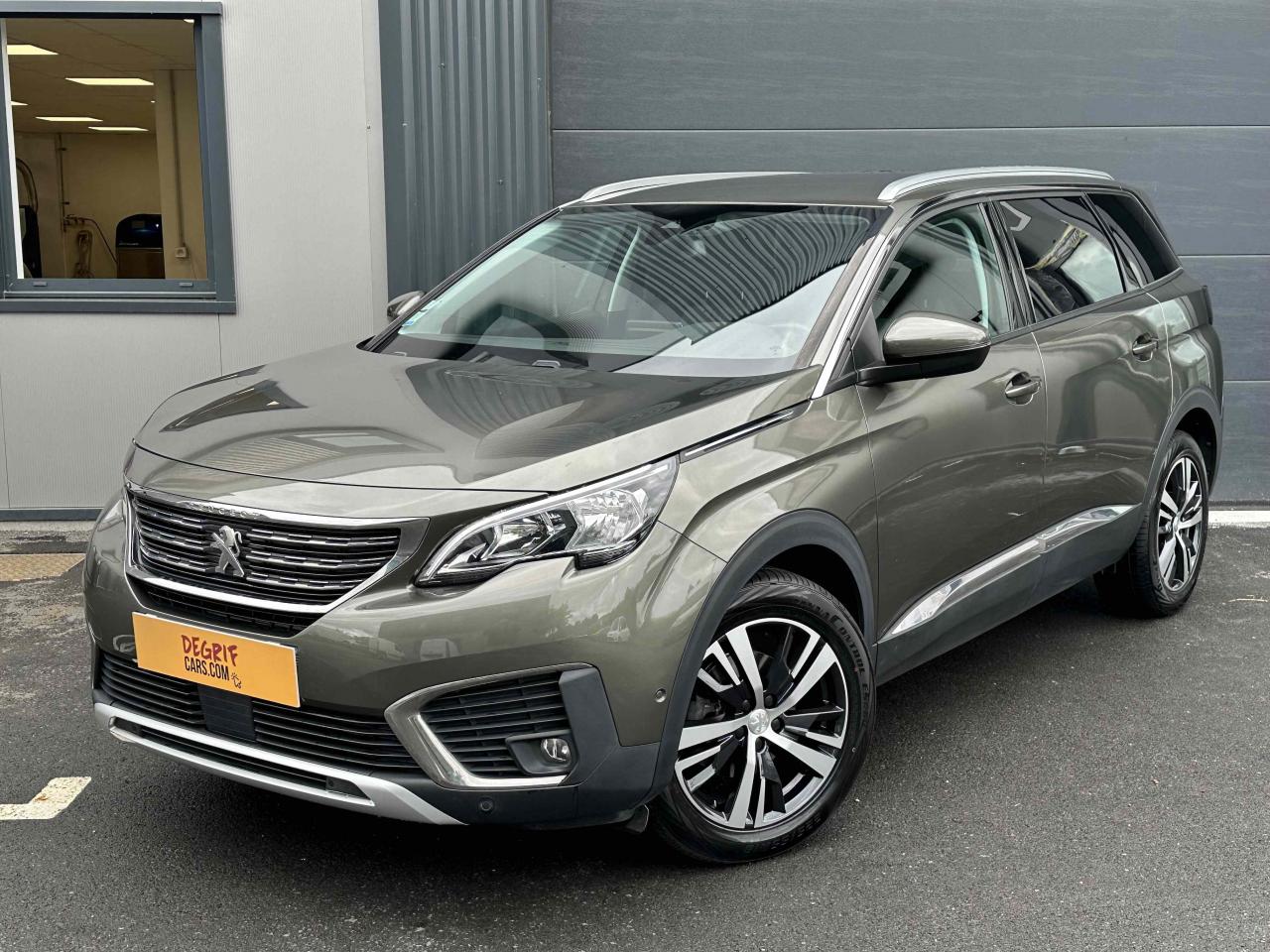 PEUGEOT 5008 1.2i PureTech S&S 130 Allure + ATTELAGE - COURROIE DE DISTRIBUTION NEUVE