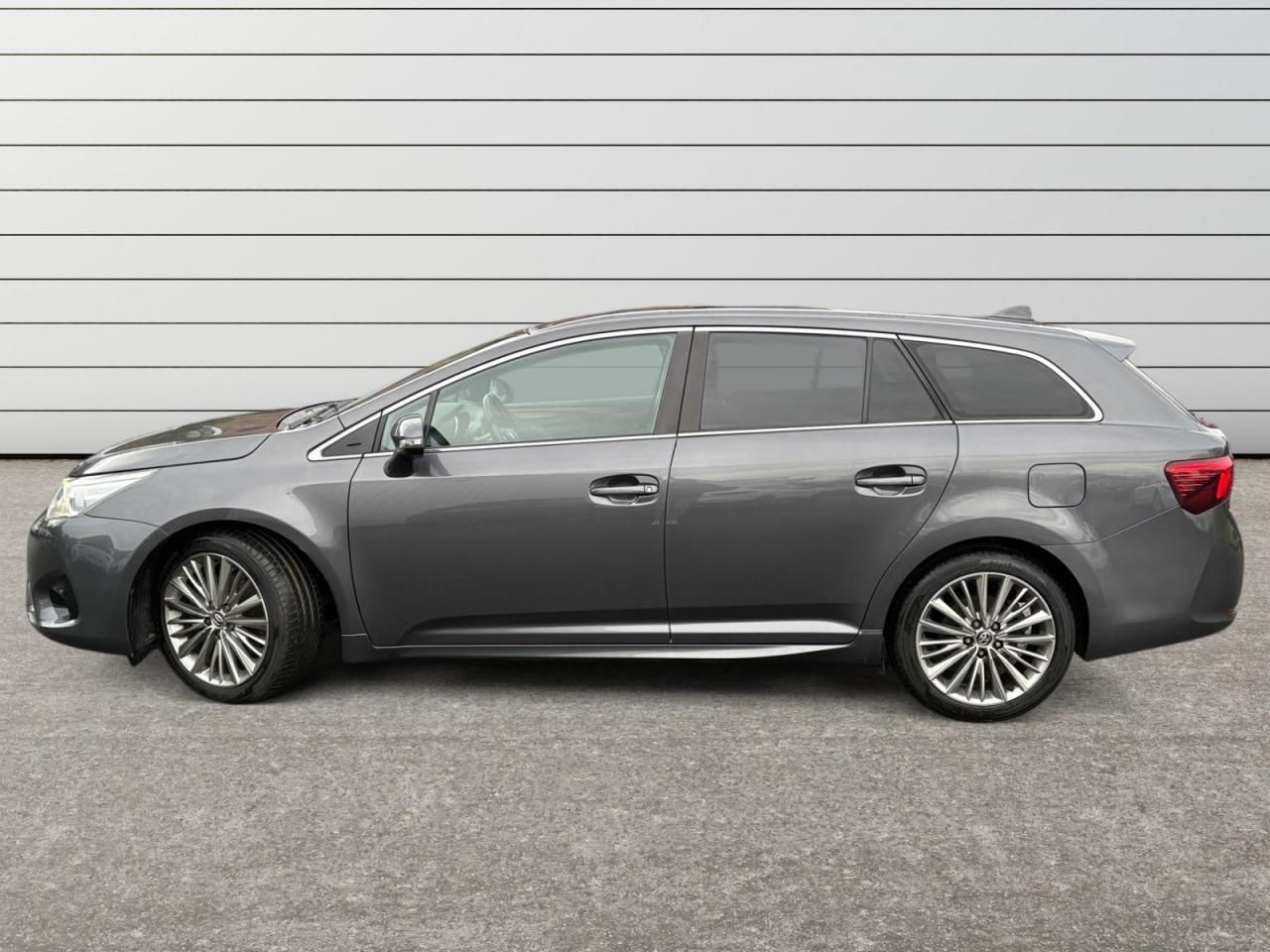 TOYOTA AVENSIS Touring Sports 143 D-4D Executive