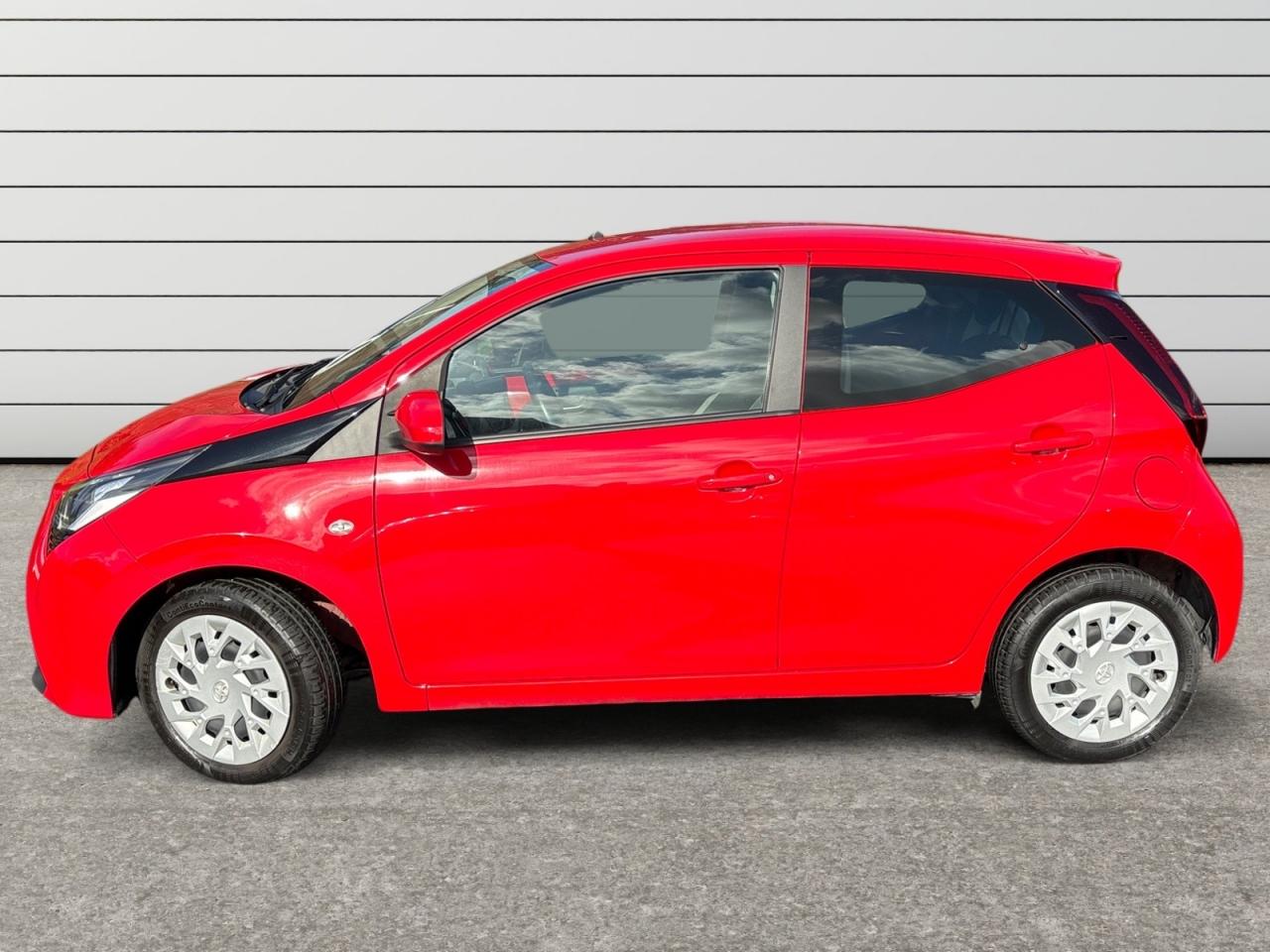 TOYOTA AYGO 1.0 VVT-i X-Play - TVA RÉCUPÉRABLE