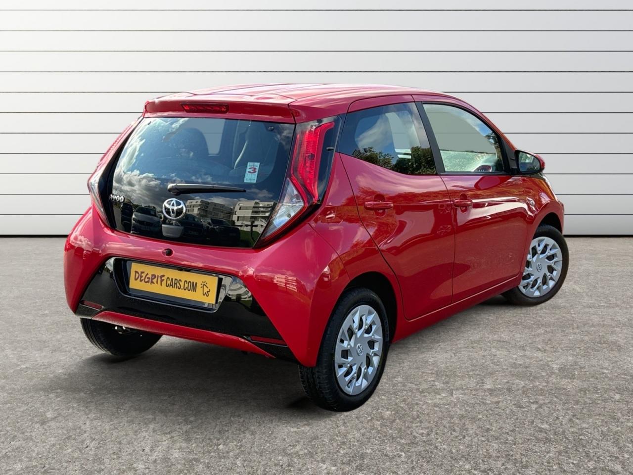 TOYOTA AYGO 1.0 VVT-i X-Play - TVA RÉCUPÉRABLE