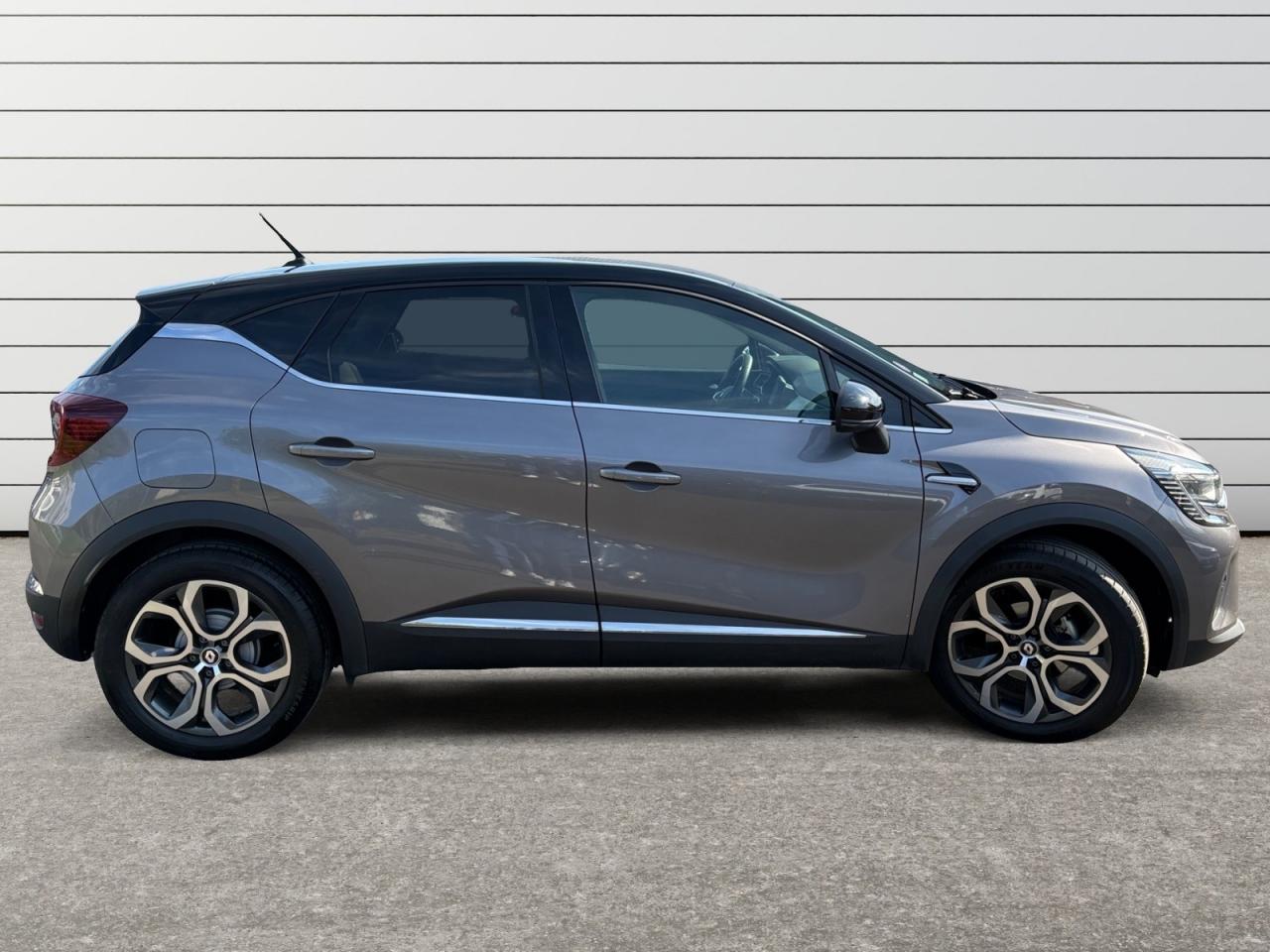 RENAULT CAPTUR 1.3 TCe 140 EDC Intens