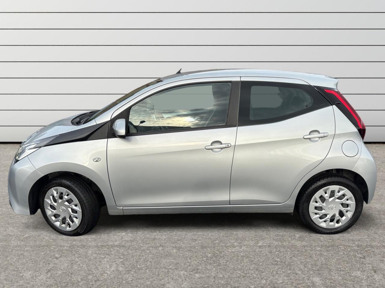 TOYOTA AYGO 1.0 VVT-i X-Play - TVA RÉCUPÉRABLE