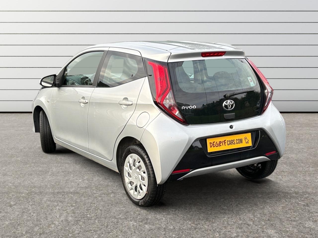 TOYOTA AYGO 1.0 VVT-i X-Play - TVA RÉCUPÉRABLE