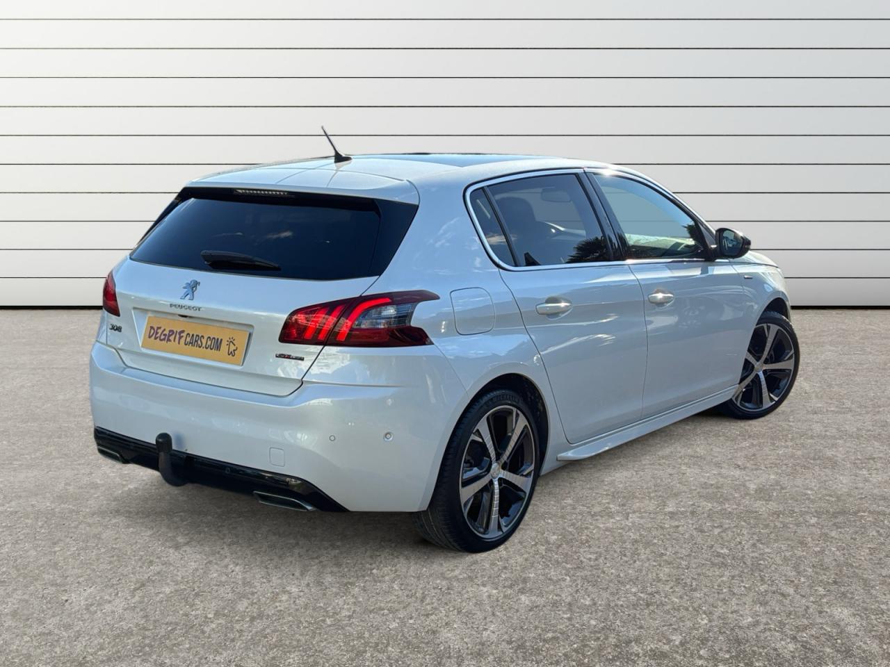 PEUGEOT 308 1.2i PureTech S&S 130 GT Line + ATTELAGE