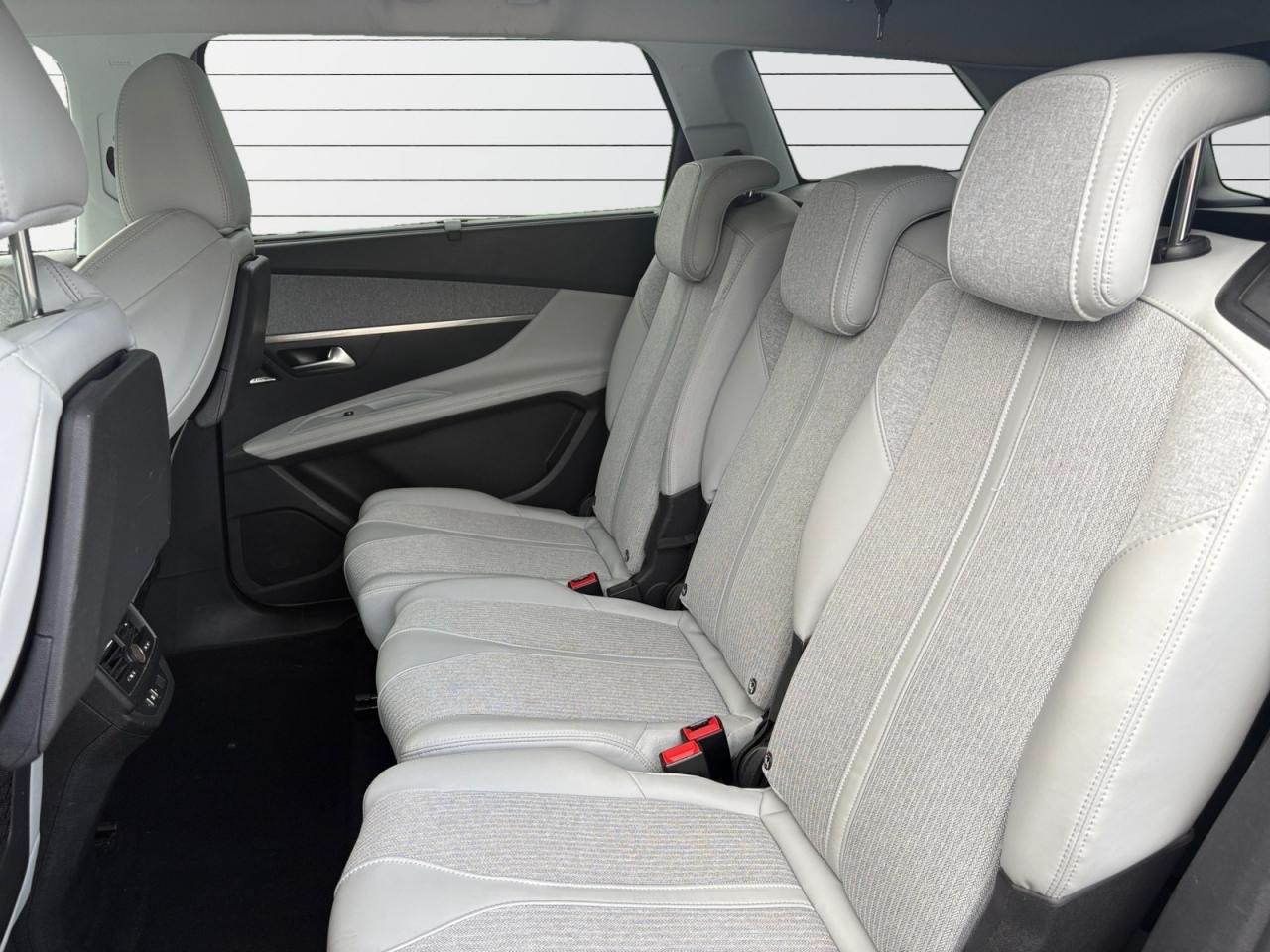 PEUGEOT 5008 1.2L PureTech 130 EAT8 Allure - SELLERIE EXCLUSIVE - 7 PLACES