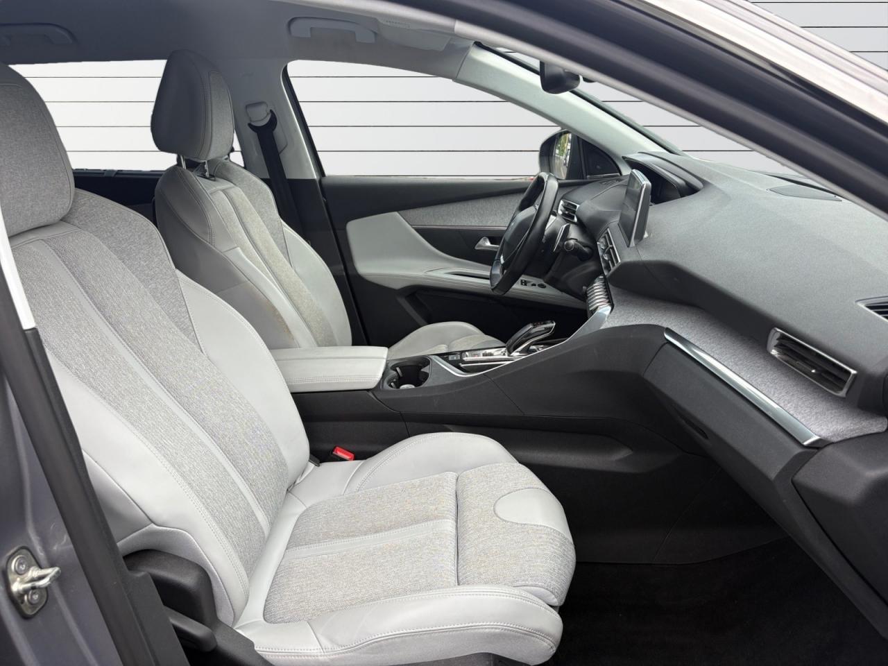 PEUGEOT 5008 1.2L PureTech 130 EAT8 Allure - SELLERIE EXCLUSIVE - 7 PLACES