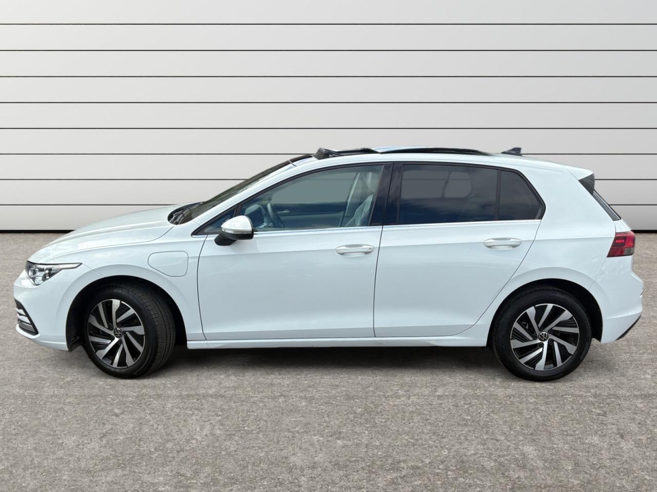 VOLKSWAGEN GOLF VIII 1.4 eHybrid 204 DSG6 Style + TOIT OUVRANT + TVA RÉCUPÉRABLE