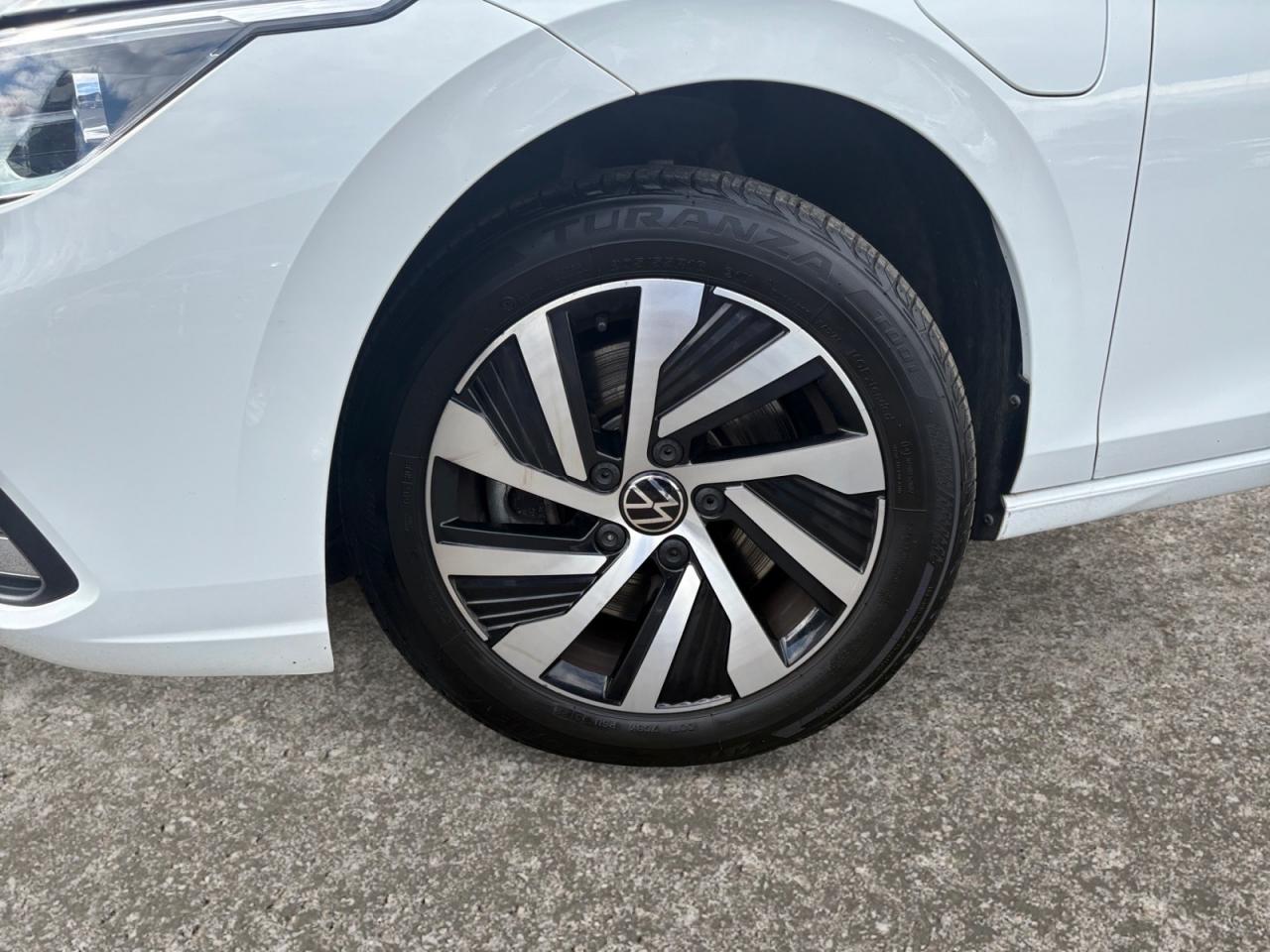 VOLKSWAGEN GOLF VIII 1.4 eHybrid 204 DSG6 Style + TOIT OUVRANT + TVA RÉCUPÉRABLE