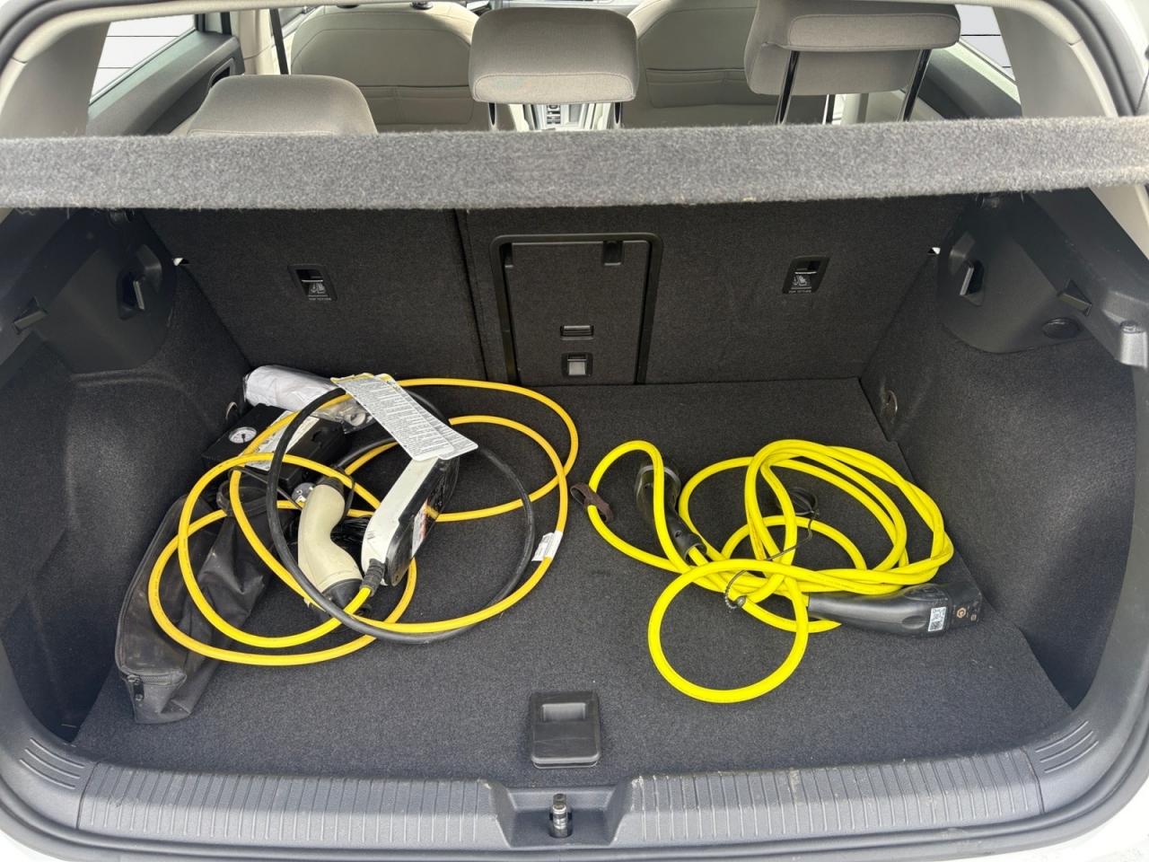 VOLKSWAGEN GOLF VIII 1.4 eHybrid 204 DSG6 Style + TOIT OUVRANT + TVA RÉCUPÉRABLE