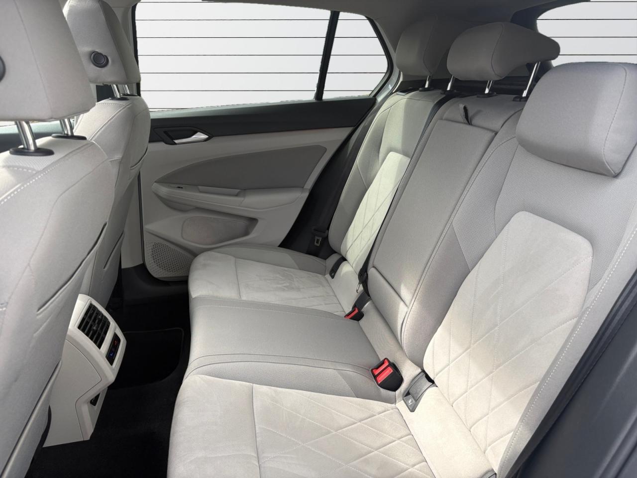 VOLKSWAGEN GOLF VIII 1.4 eHybrid 204 DSG6 Style + TOIT OUVRANT + TVA RÉCUPÉRABLE