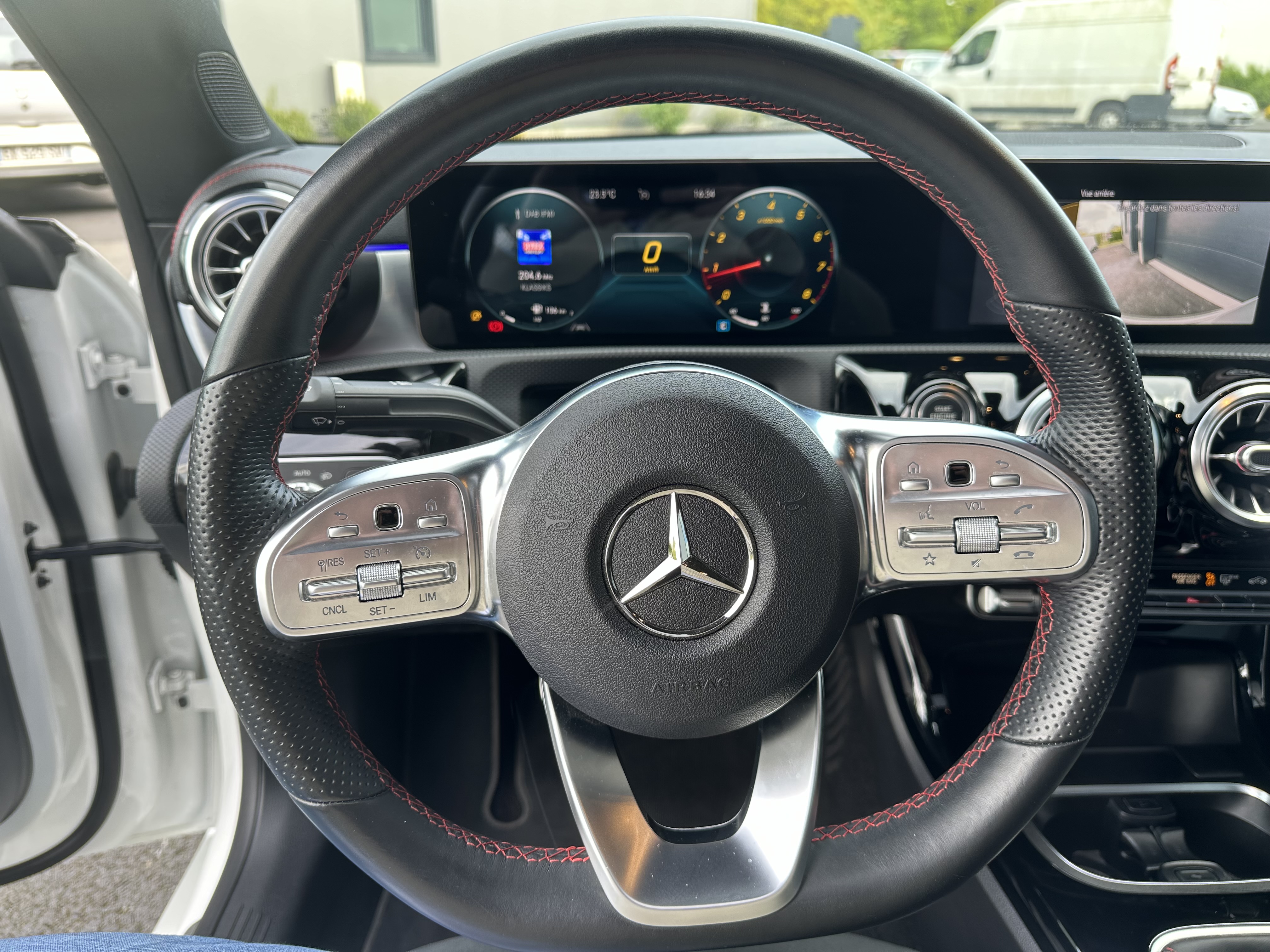 MERCEDES-BENZ CLA COUPE 180 AMG Line