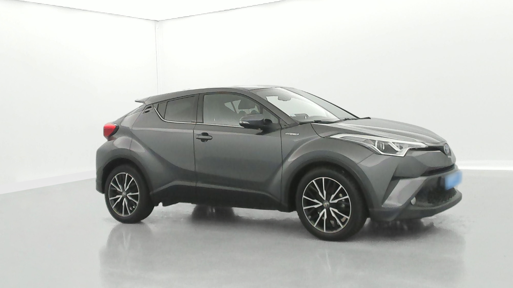 TOYOTA C-HR   Distinctive 122h