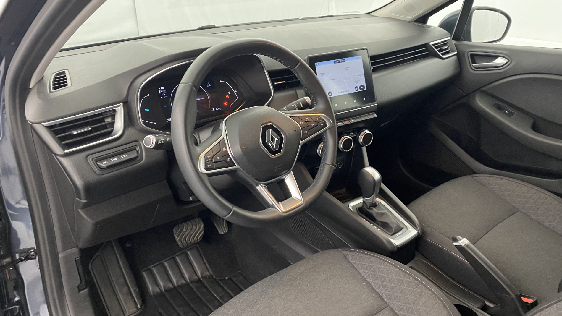 RENAULT CLIO   Business E-Tech 140