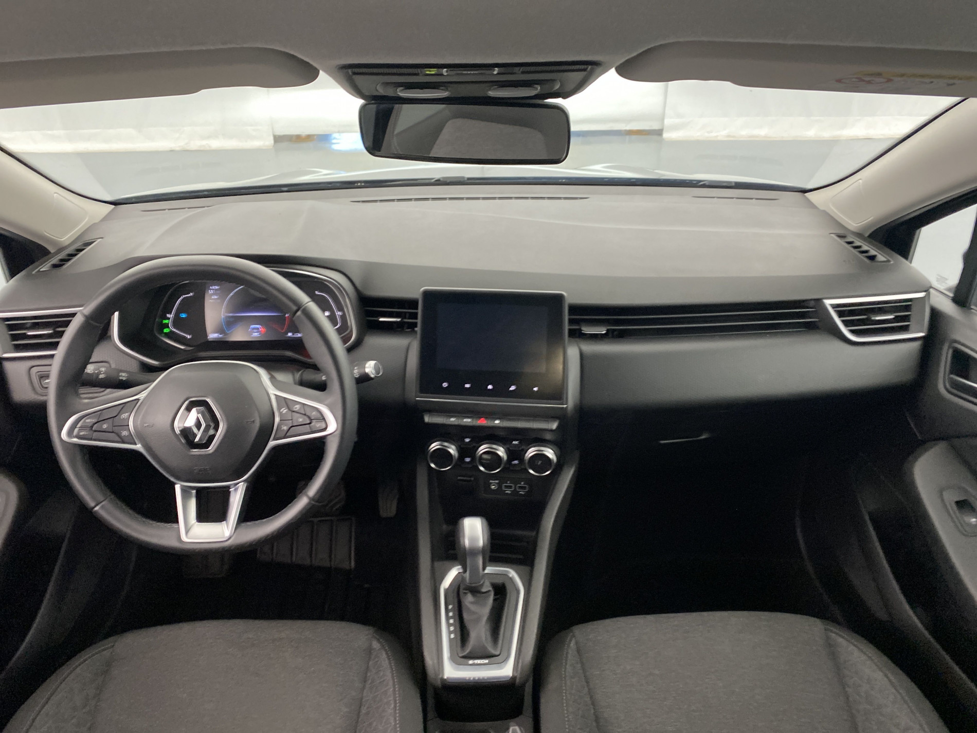 RENAULT CLIO   Business E-Tech 140