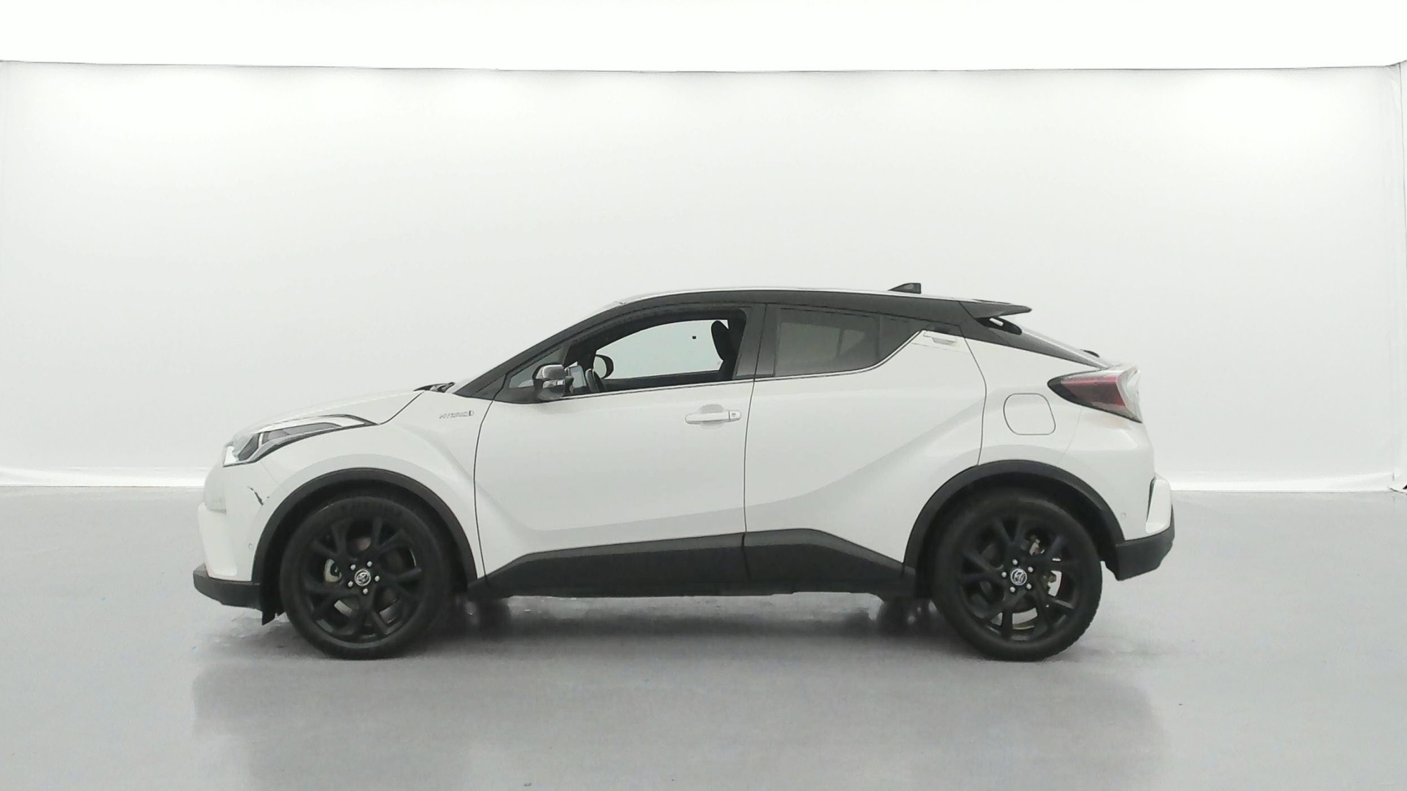 TOYOTA C-HR   Graphic Hybride 122h