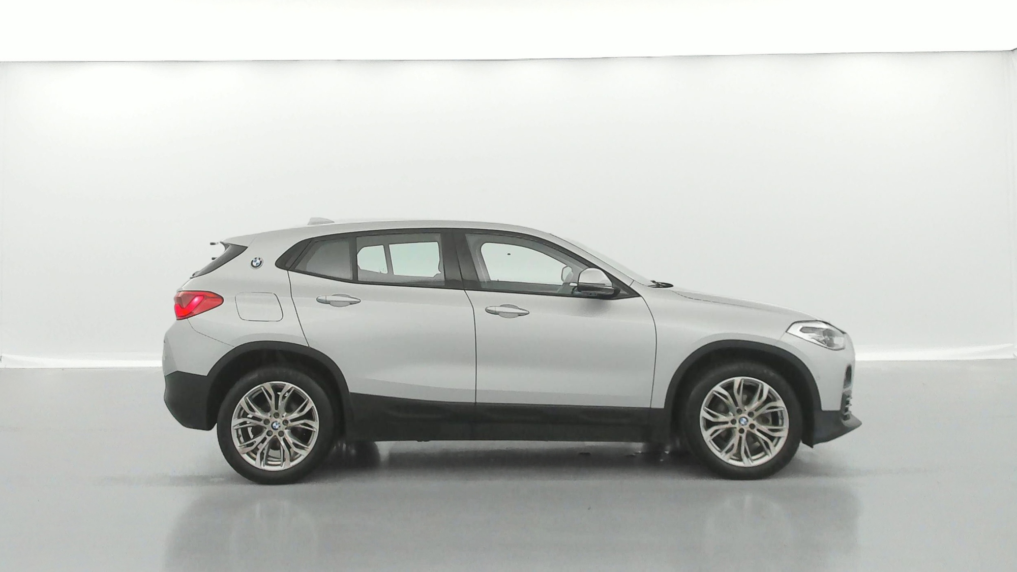 BMW X2   Lounge  sDrive 18i 140 ch DKG7