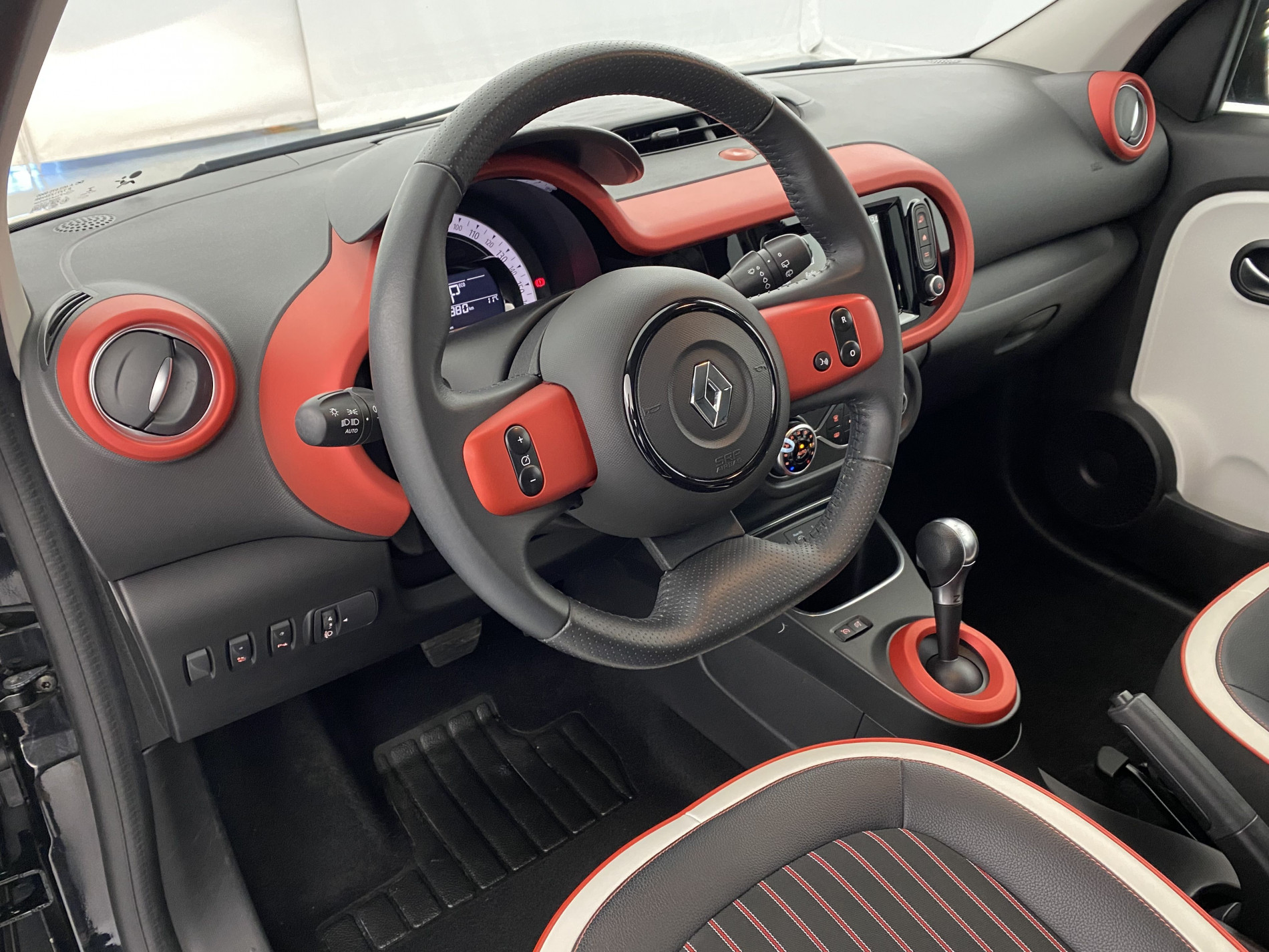 RENAULT TWINGO   Intens III Achat Integral