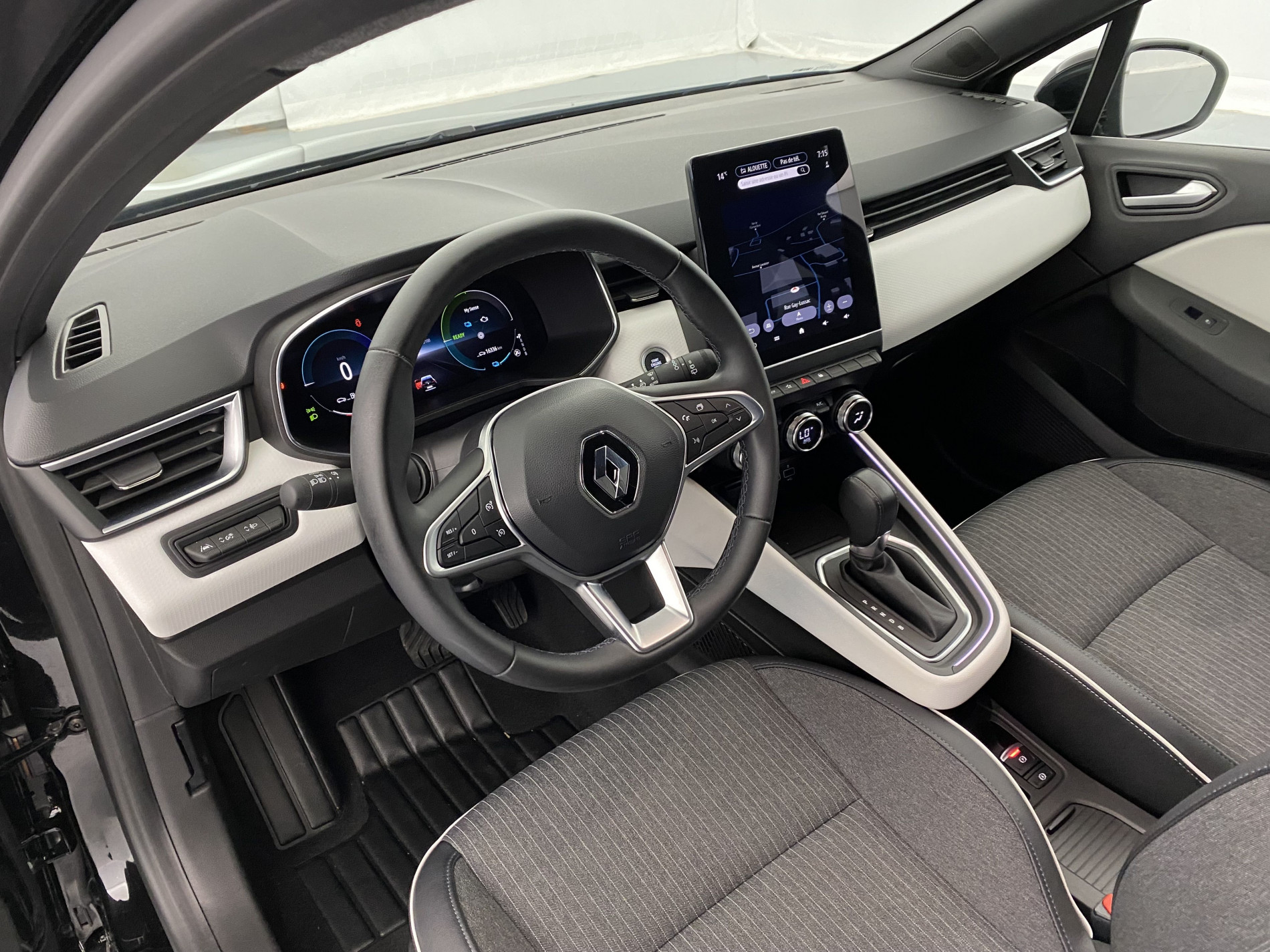 RENAULT CLIO   Techno E-Tech full hybrid 145