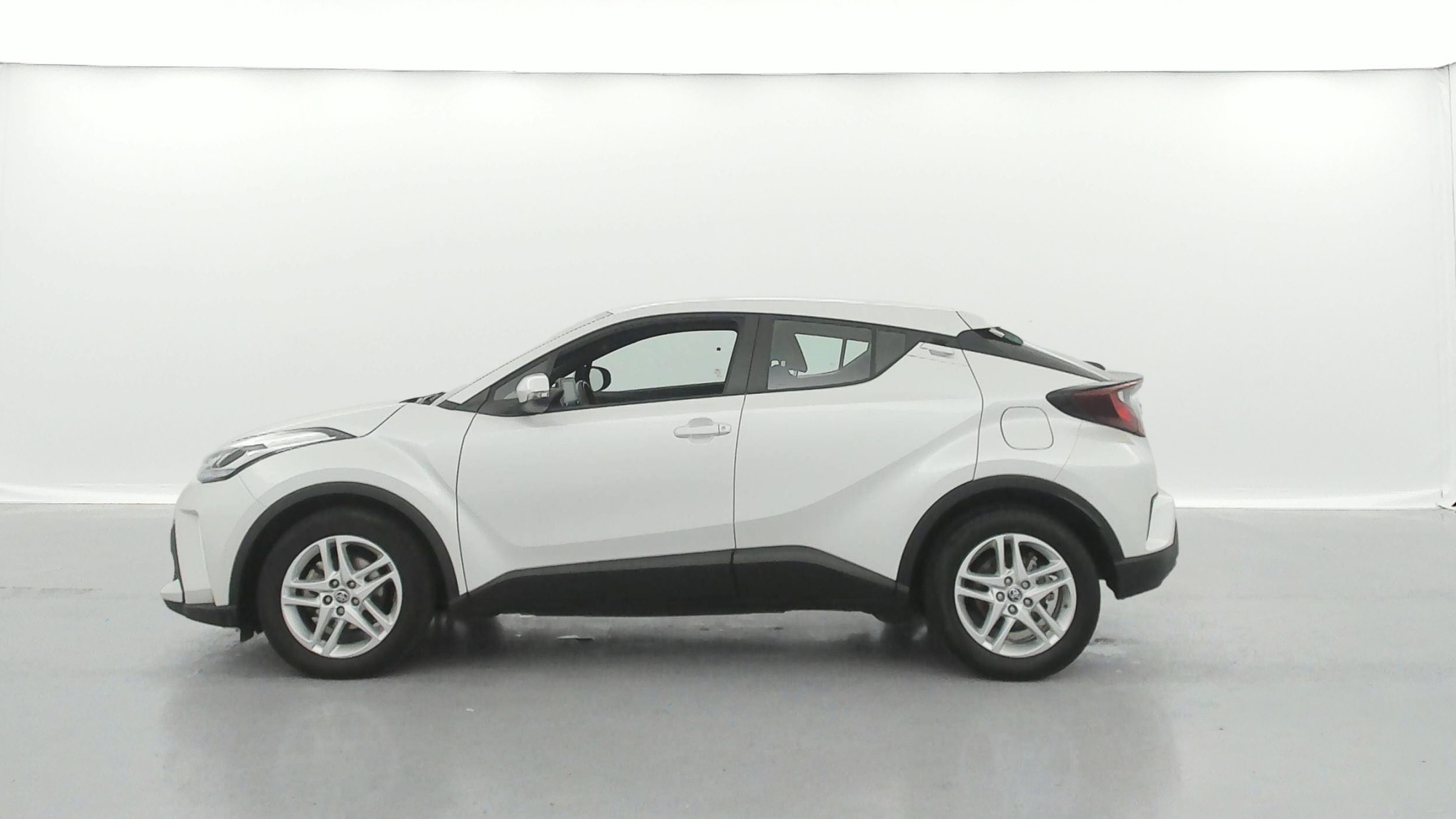 TOYOTA C-HR   Dynamic Hybride 1.8L