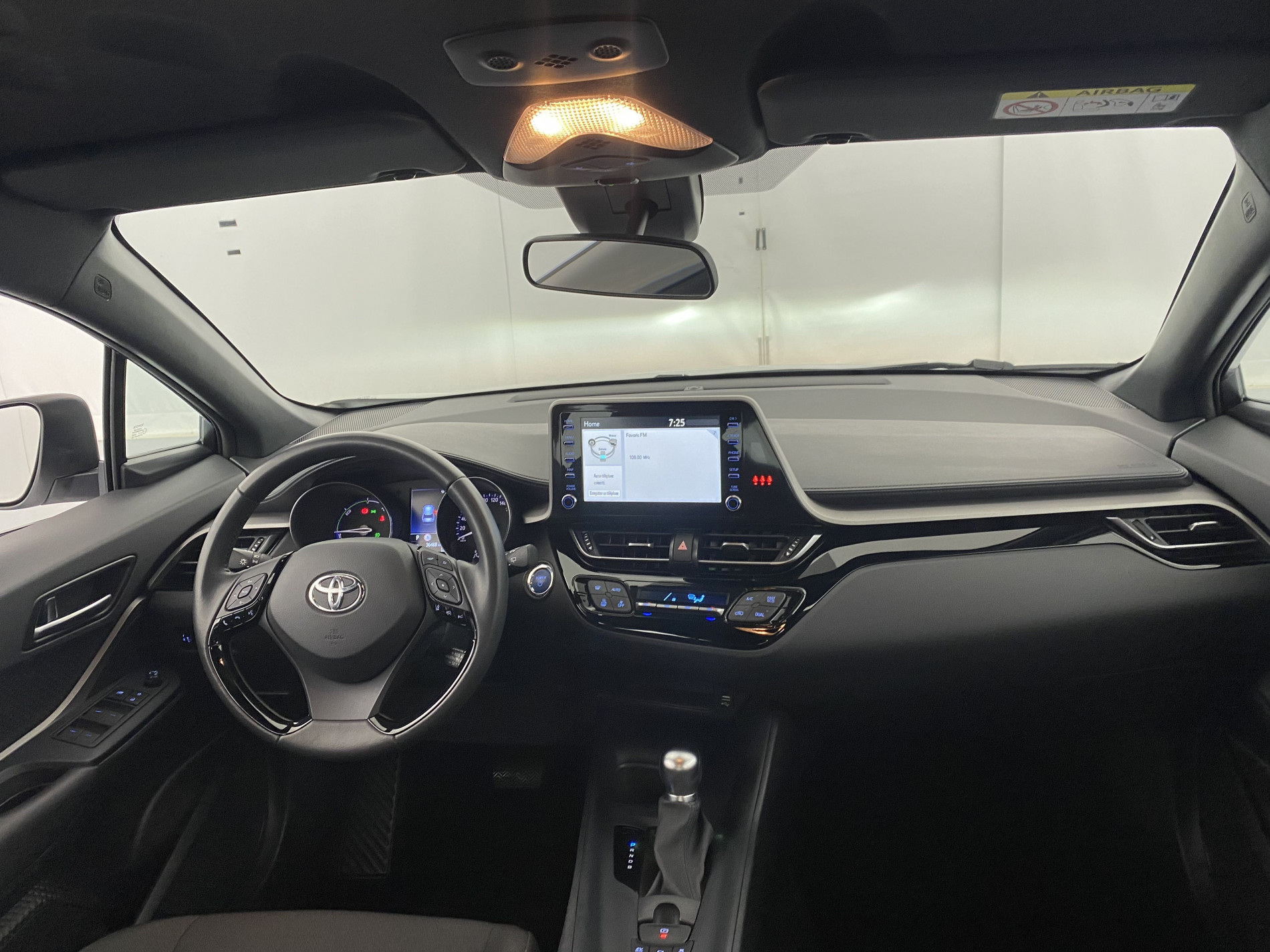 TOYOTA C-HR   Dynamic Hybride 1.8L