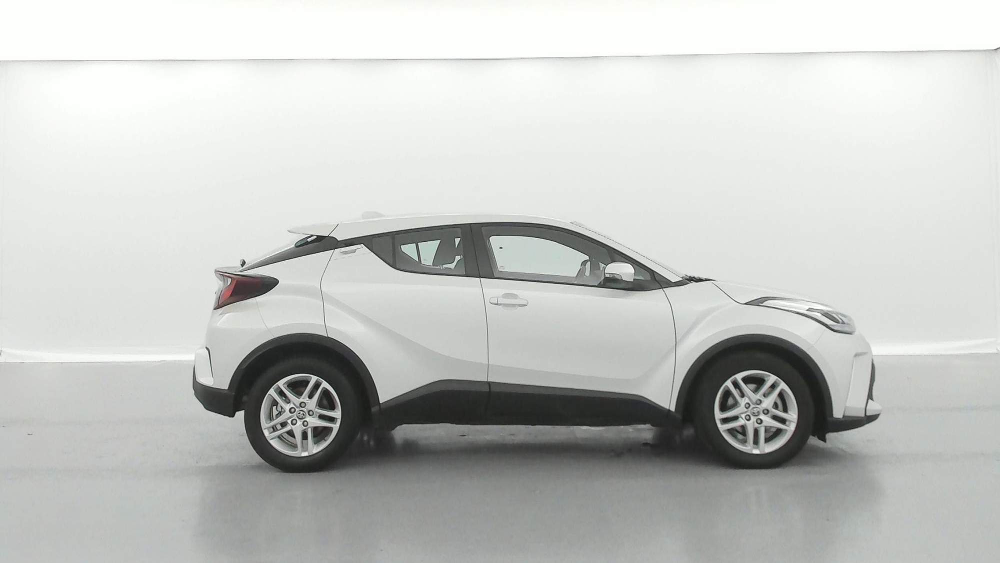 TOYOTA C-HR   Dynamic Hybride 1.8L