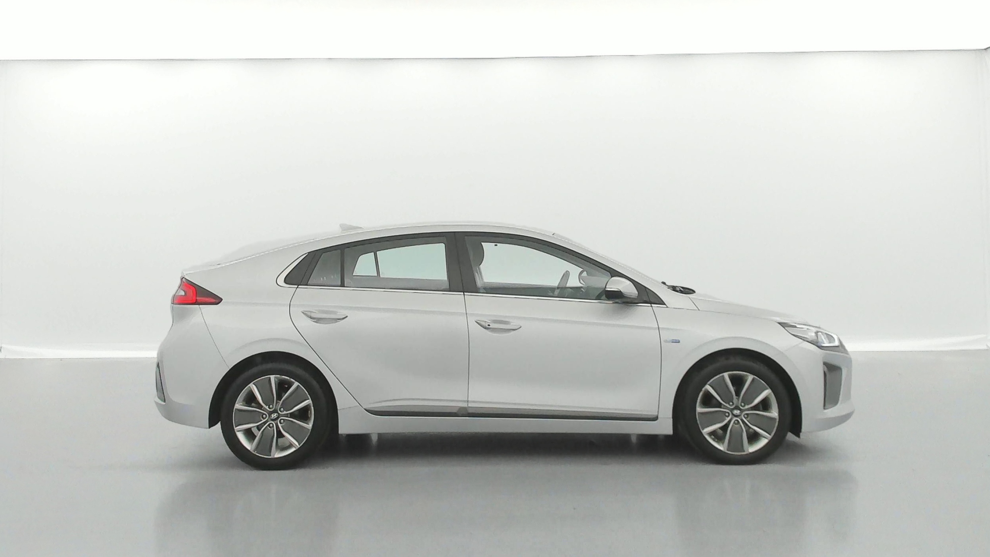 HYUNDAI IONIQ   Executive Hybrid 141 ch