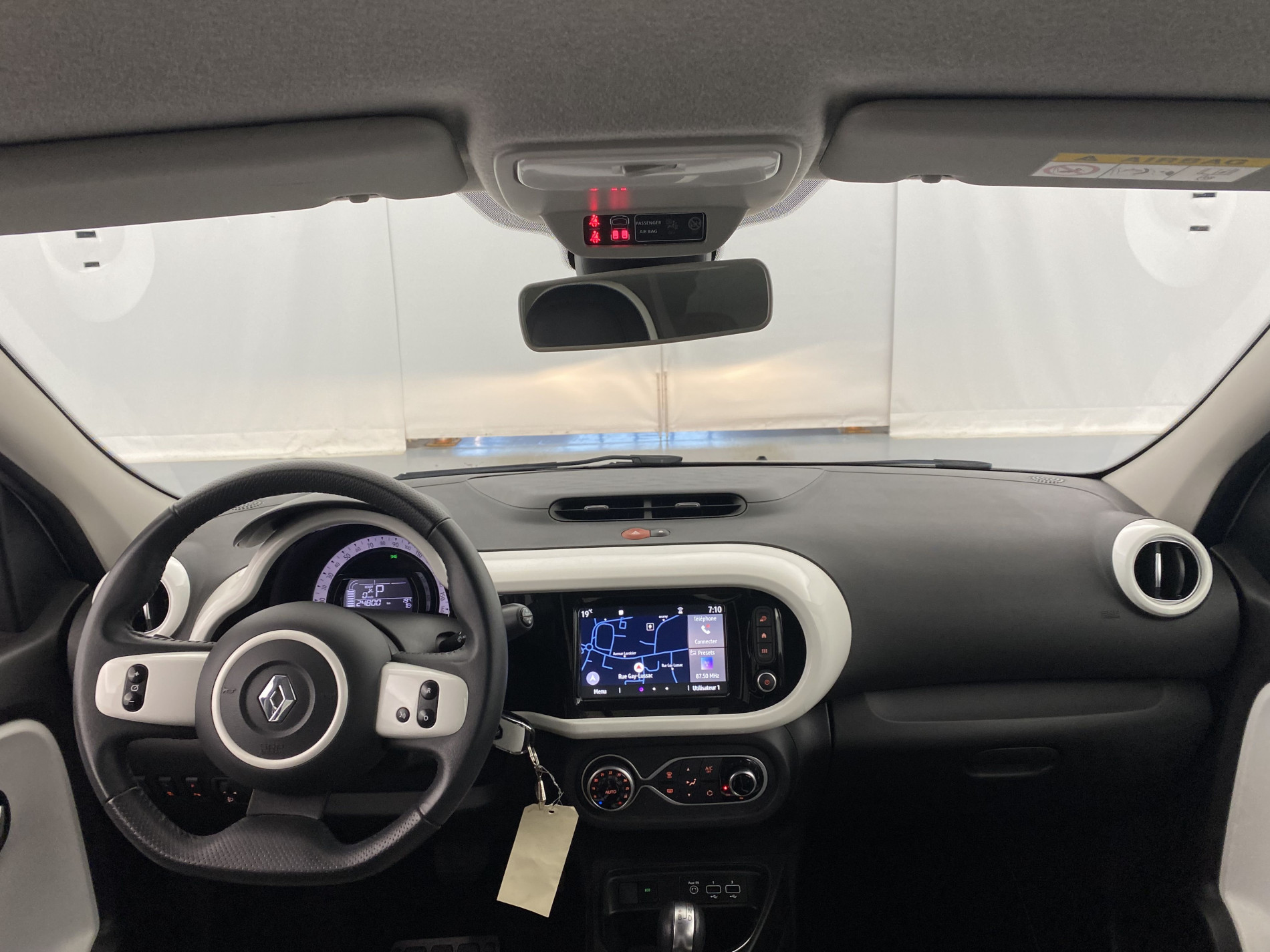 RENAULT TWINGO   Intens III Achat Integral 21