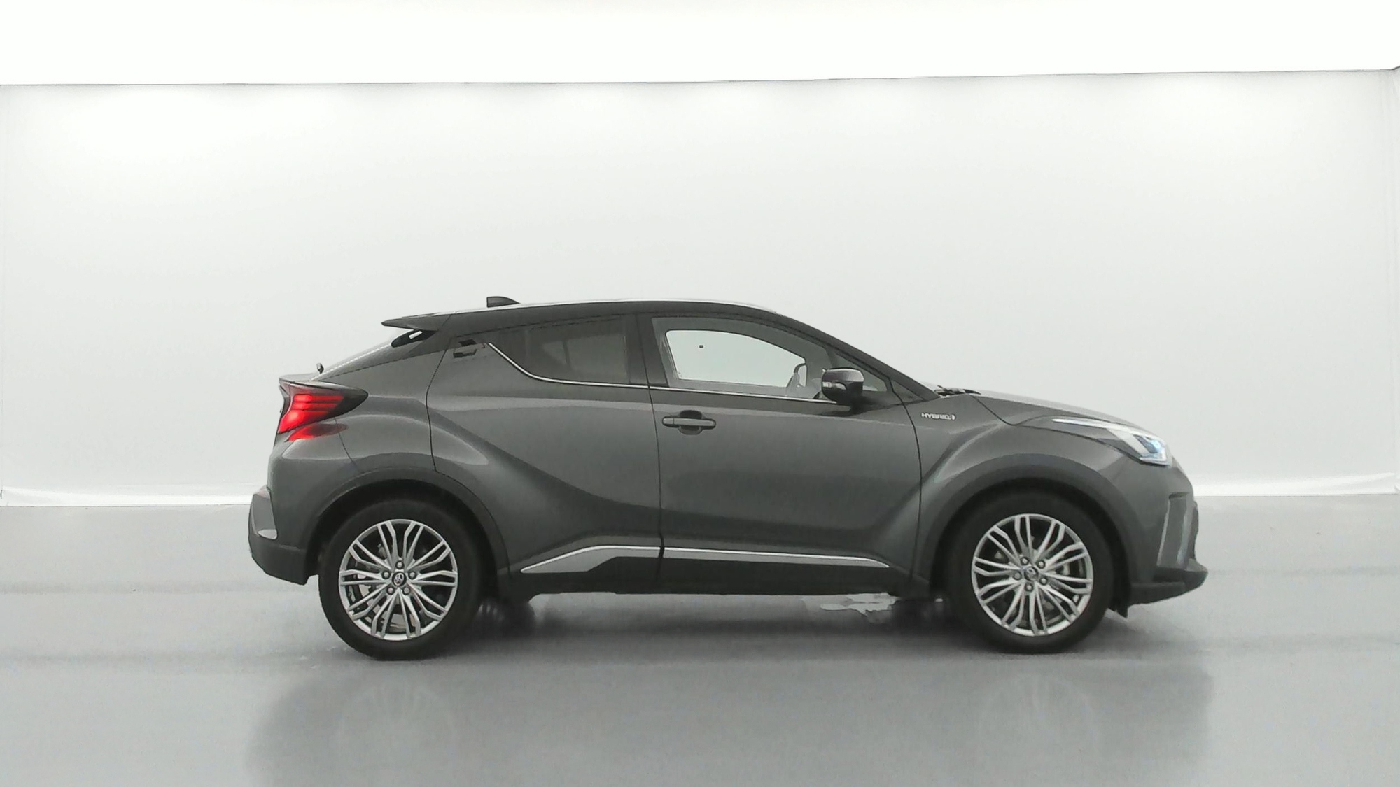 TOYOTA C-HR   Distinctive Hybride 2.0L