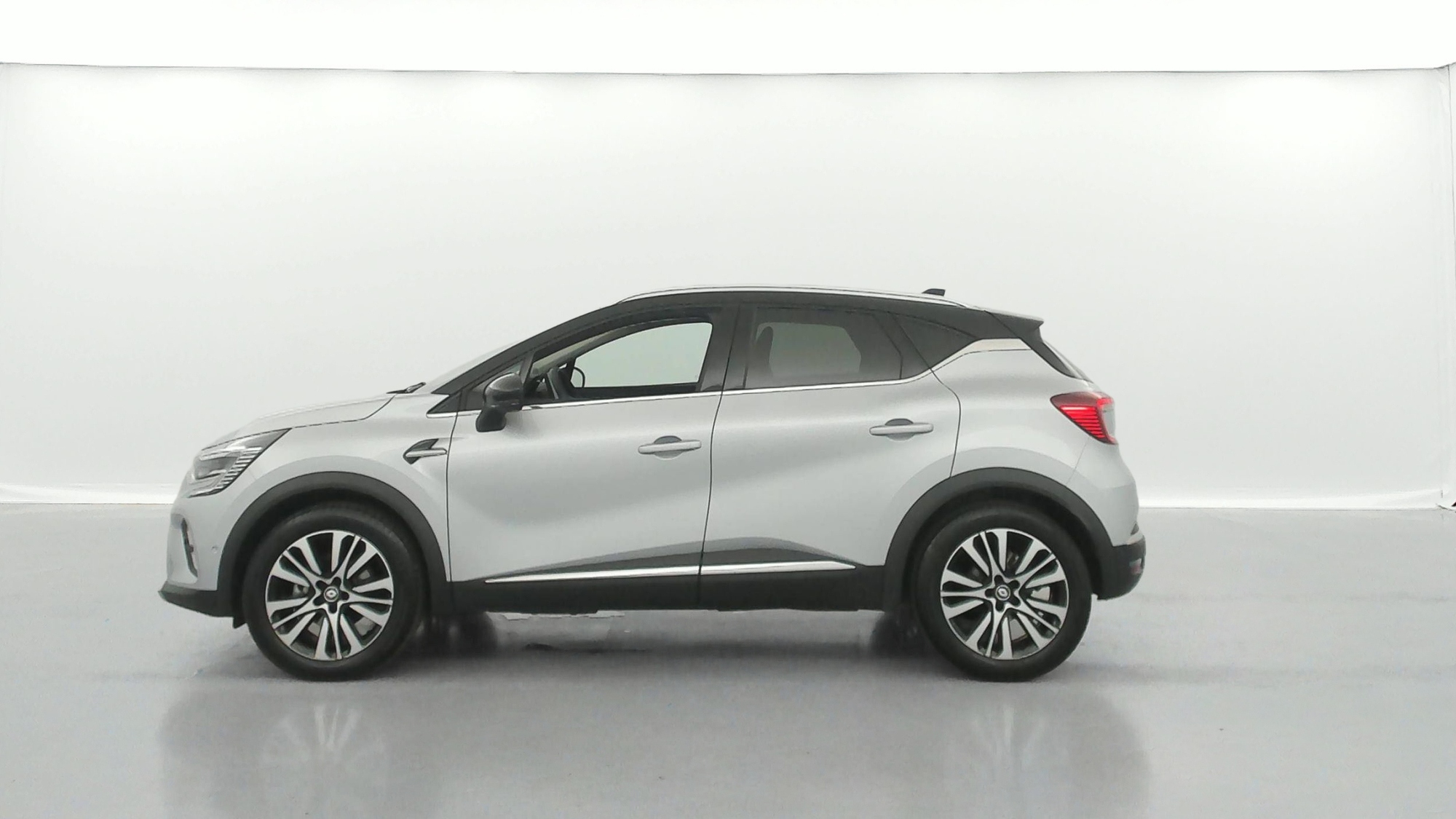 RENAULT CAPTUR   Iconic E-Tech full hybrid 145