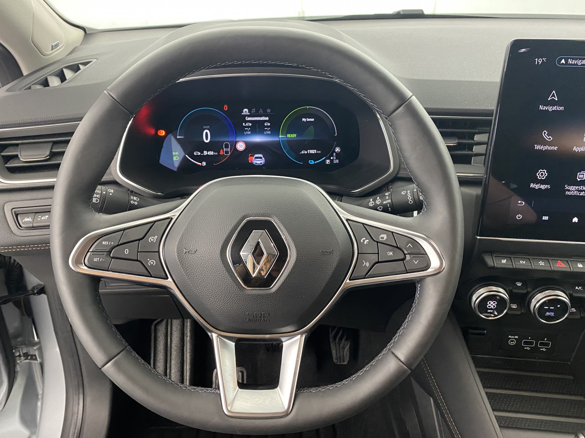 RENAULT CAPTUR   Iconic E-Tech full hybrid 145