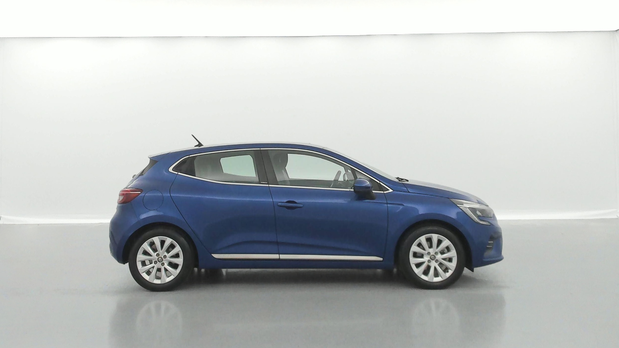 RENAULT CLIO   Intens E-Tech 140 21