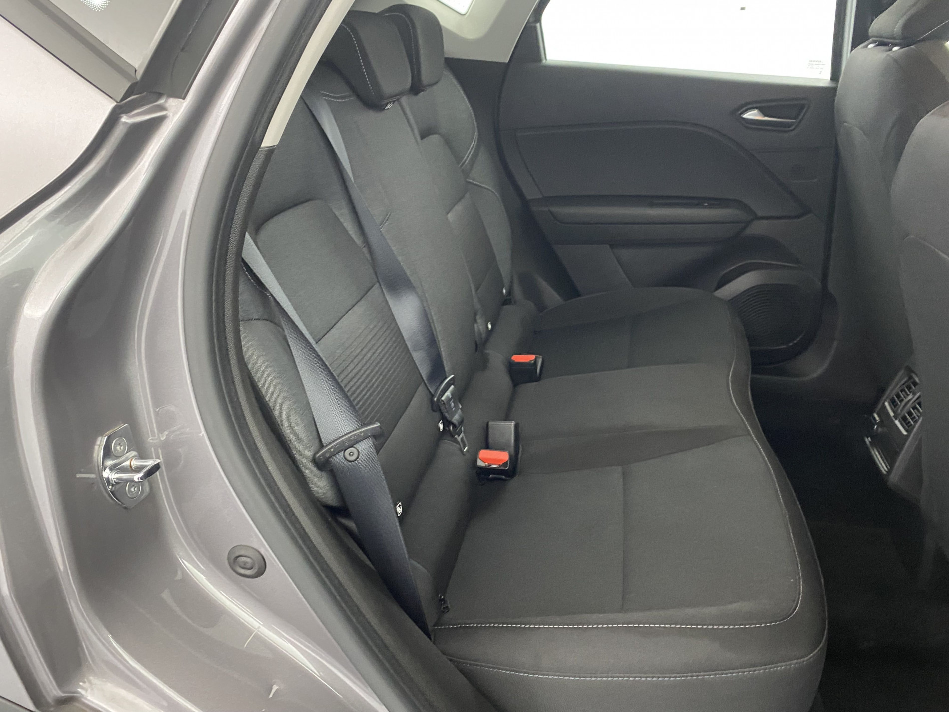 RENAULT CAPTUR   Business E-Tech 145 21