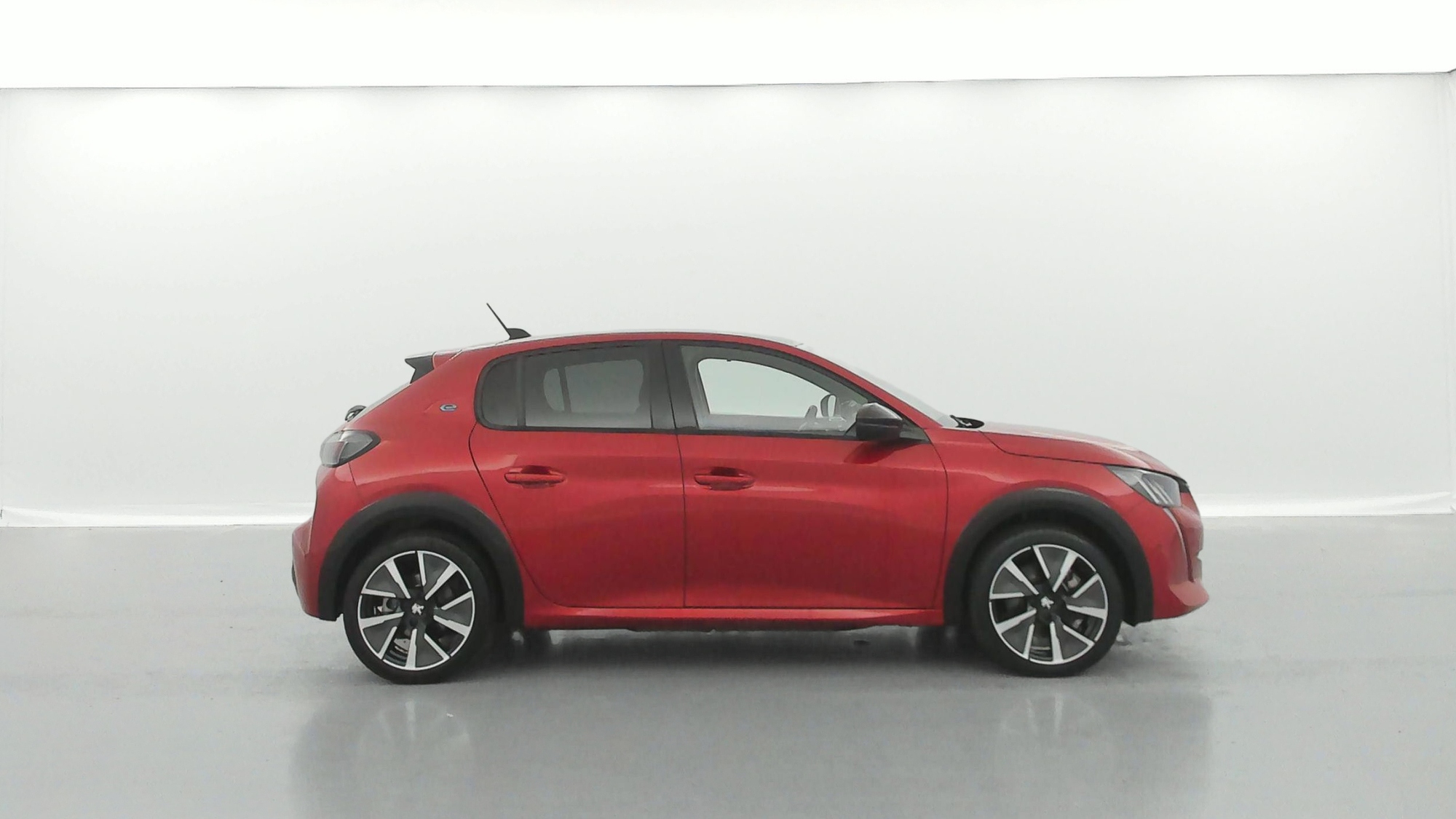 PEUGEOT 208   GT Electrique 50 kWh 136ch